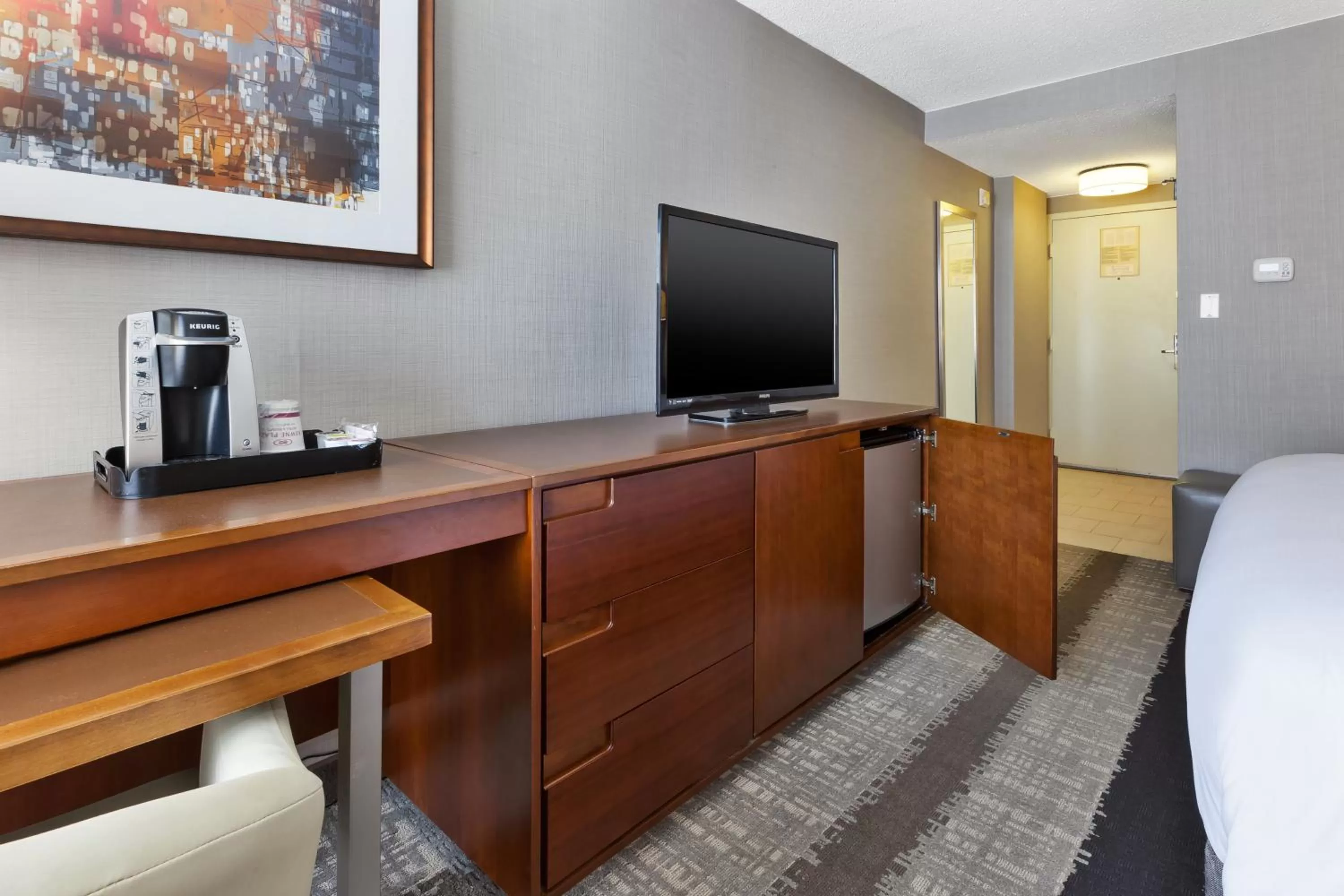 Photo of the whole room in Crowne Plaza Dulles Airport by IHG