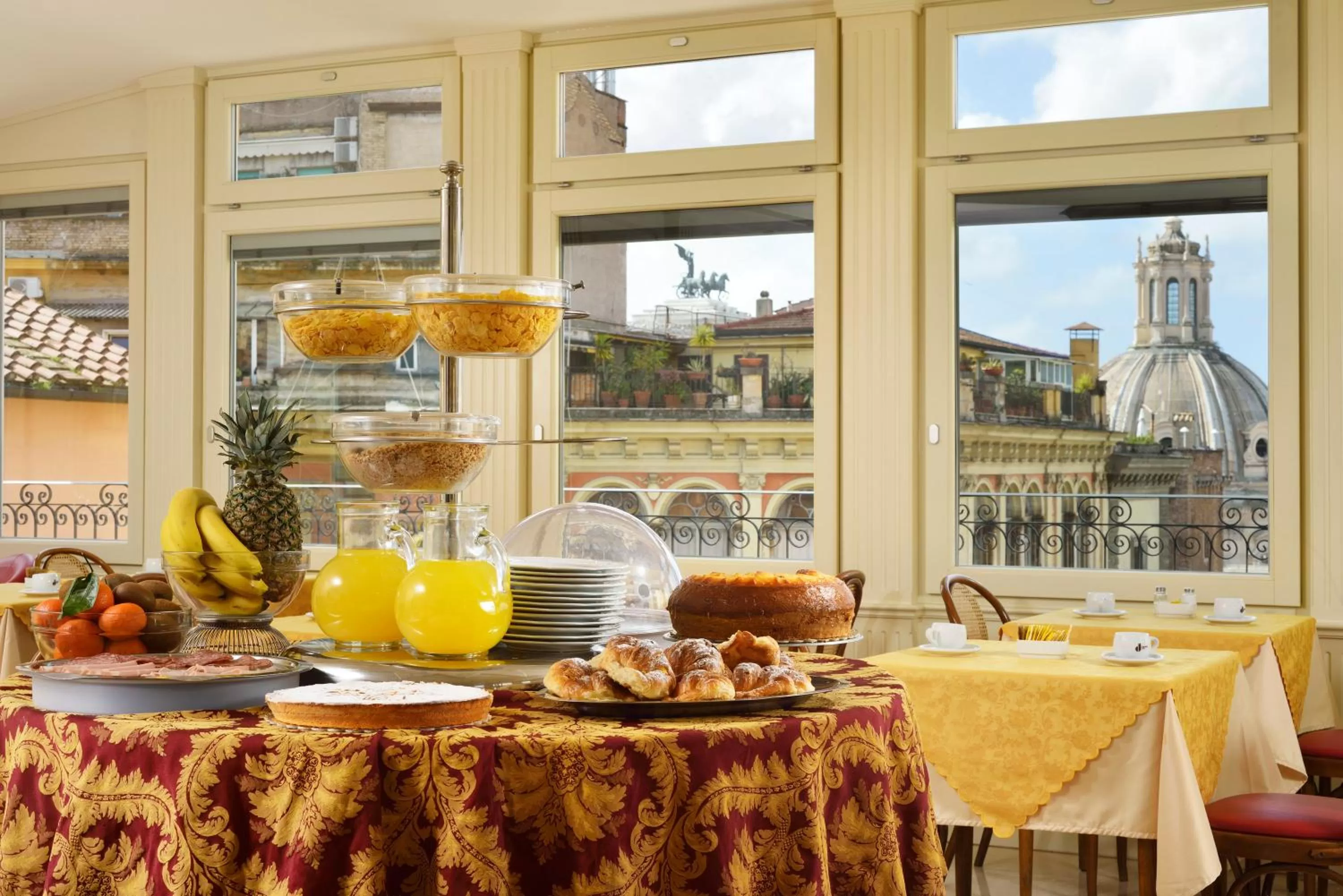 Food and drinks in Hotel Bolivar