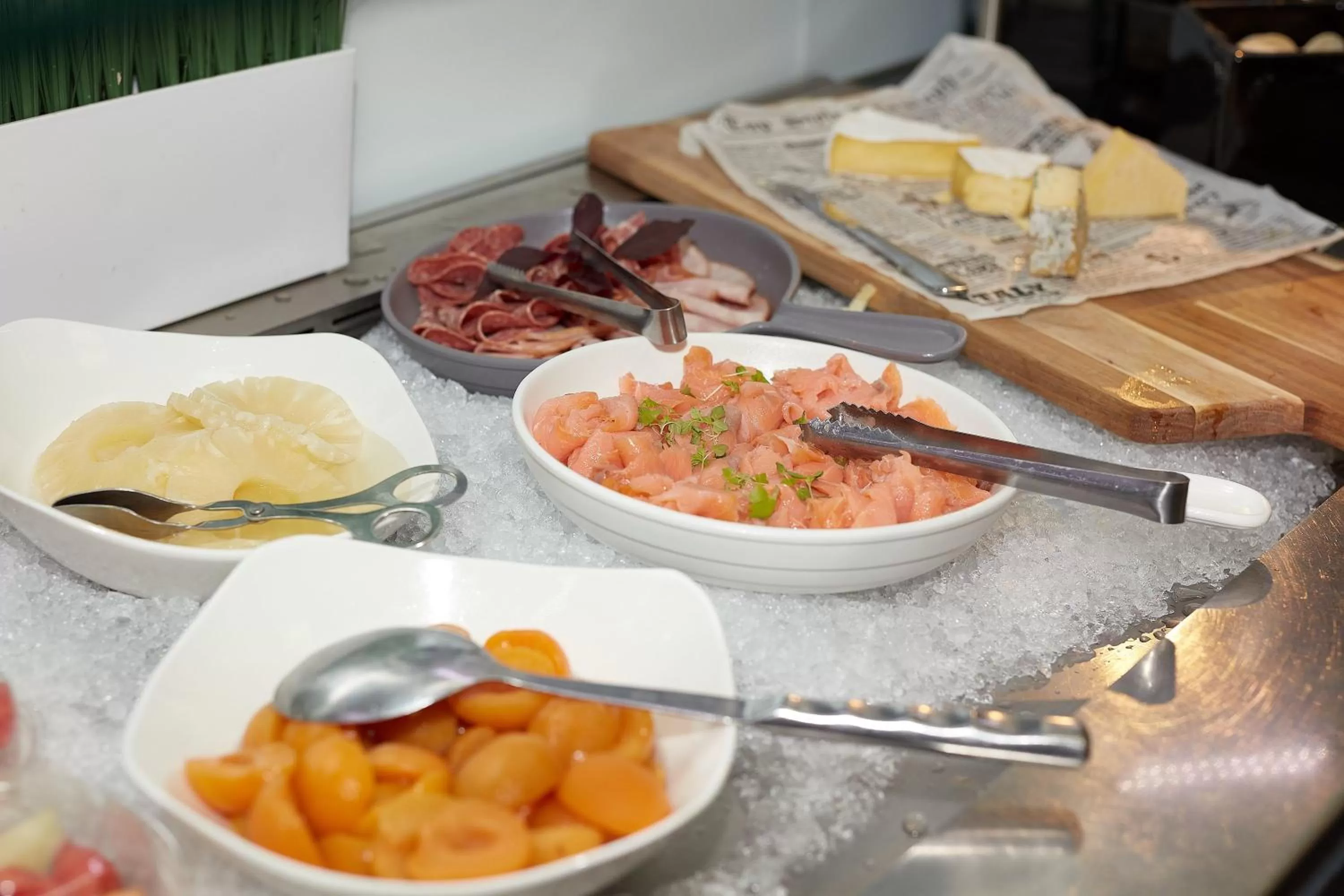 Breakfast in Crowne Plaza Canberra by IHG