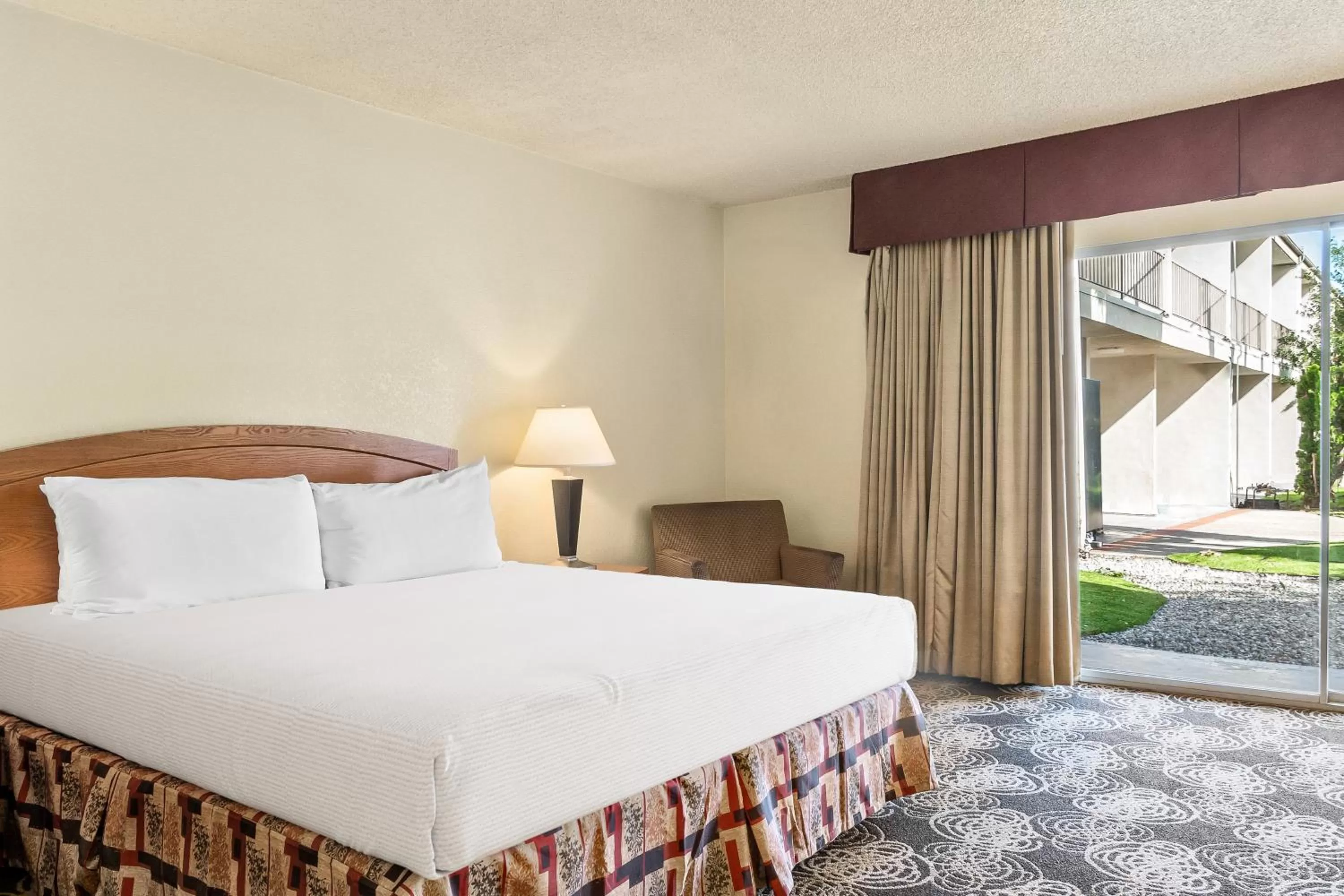 Bedroom in Golden Sails Hotel