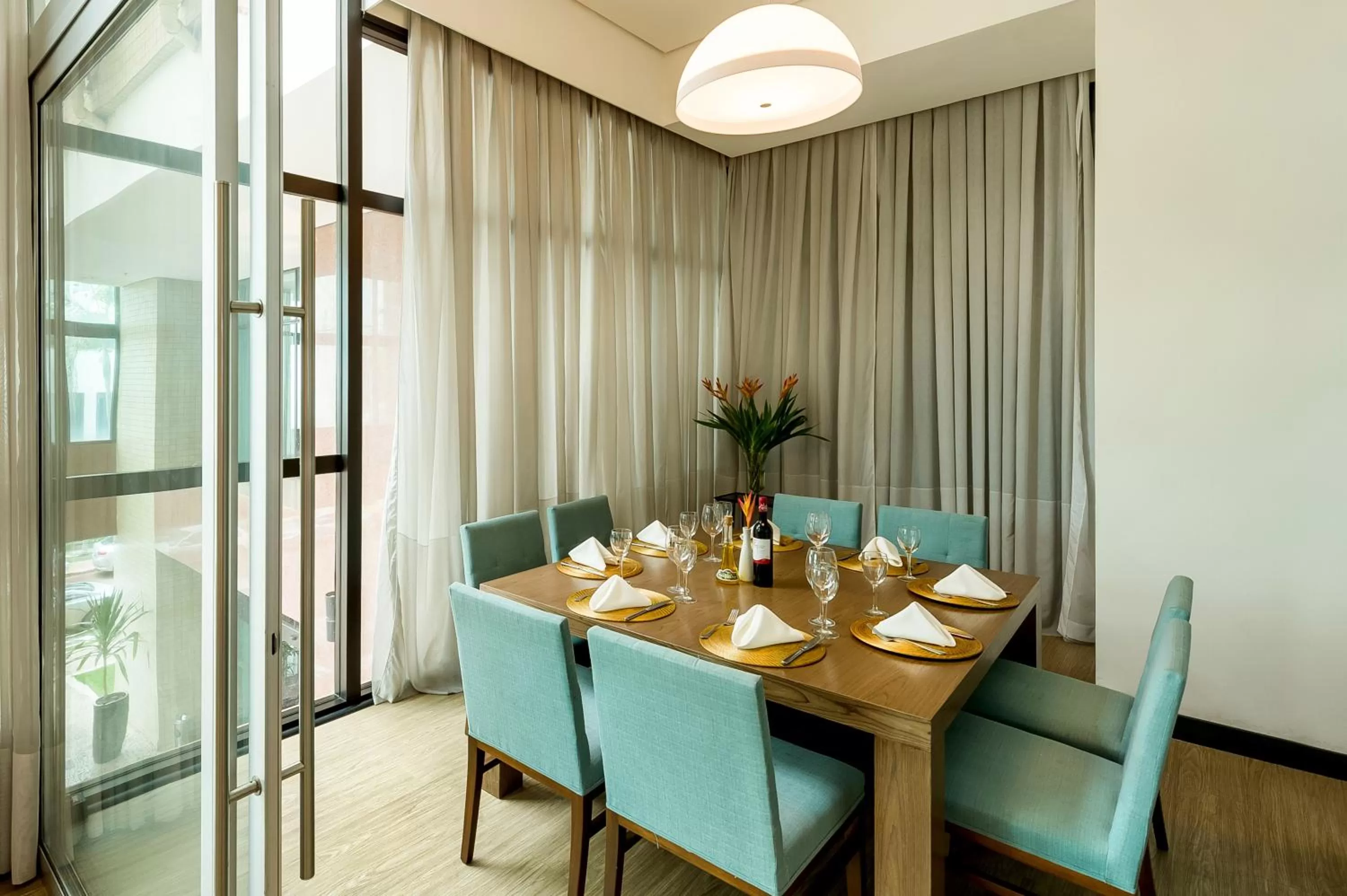 Communal lounge/ TV room in Grand Mercure Brasilia Eixo Monumental