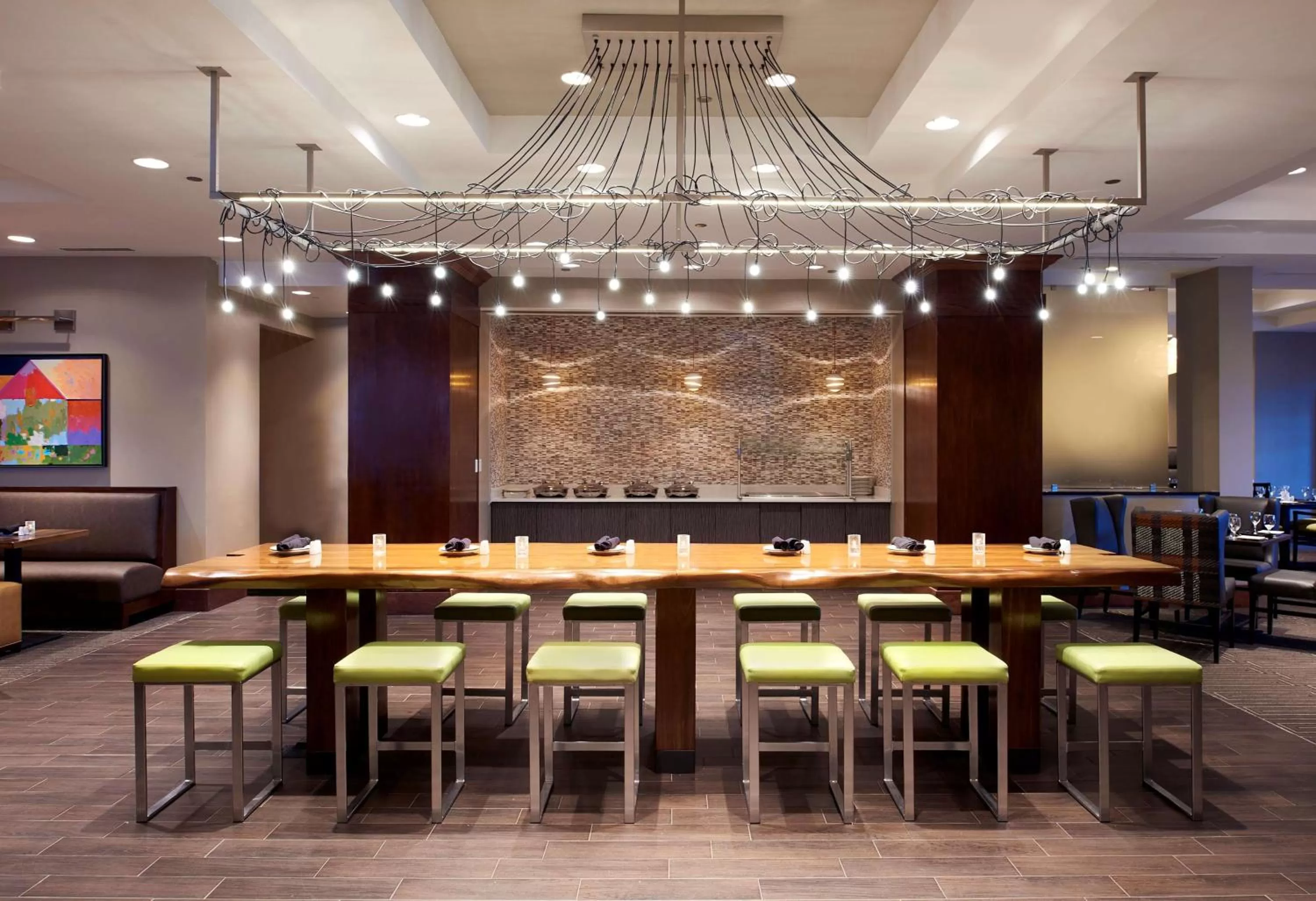 Restaurant/places to eat in Hilton Minneapolis-St Paul Airport