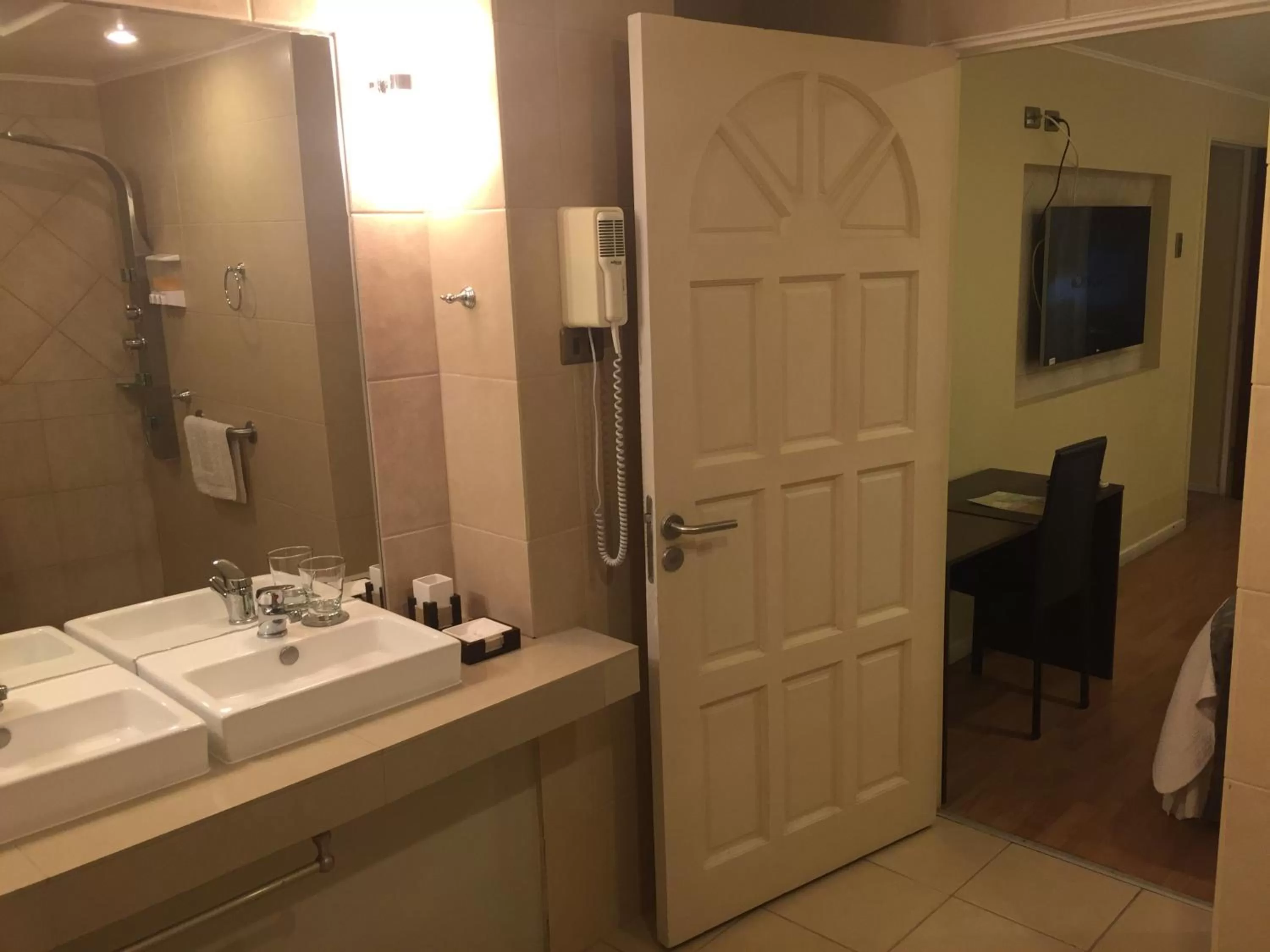 Bathroom in Atankalama