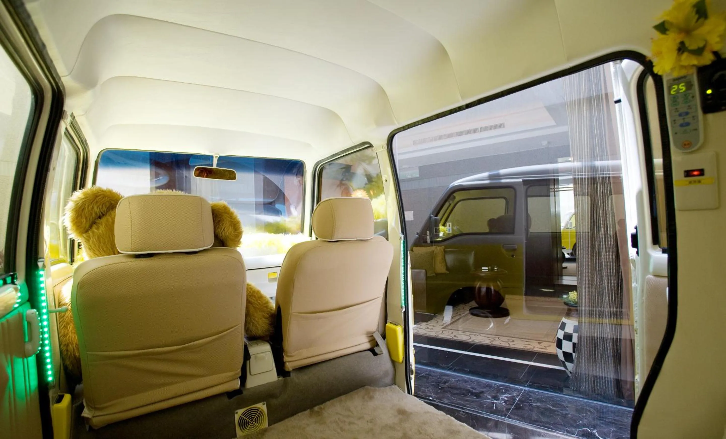 Decorative detail in Yes Motel