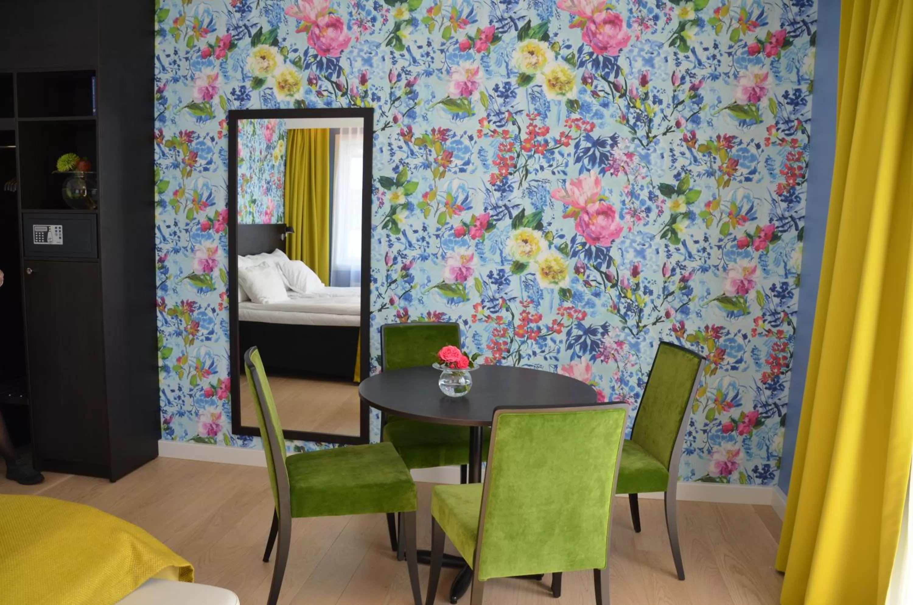 Seating area in Thon Hotel Moldefjord