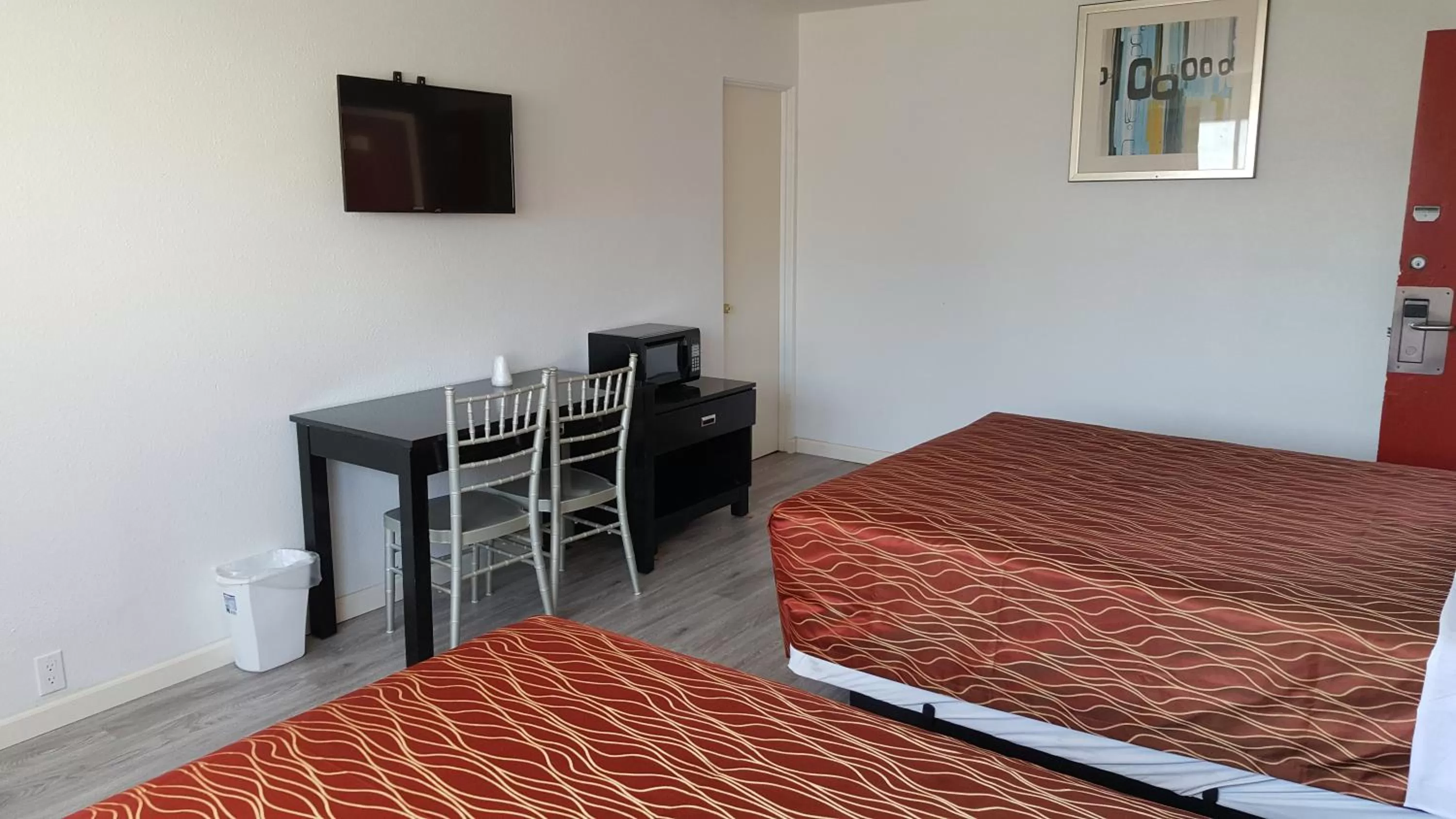 Bedroom, Bed in Guest Harbor Inn- Port Of Los Angeles San Pedro