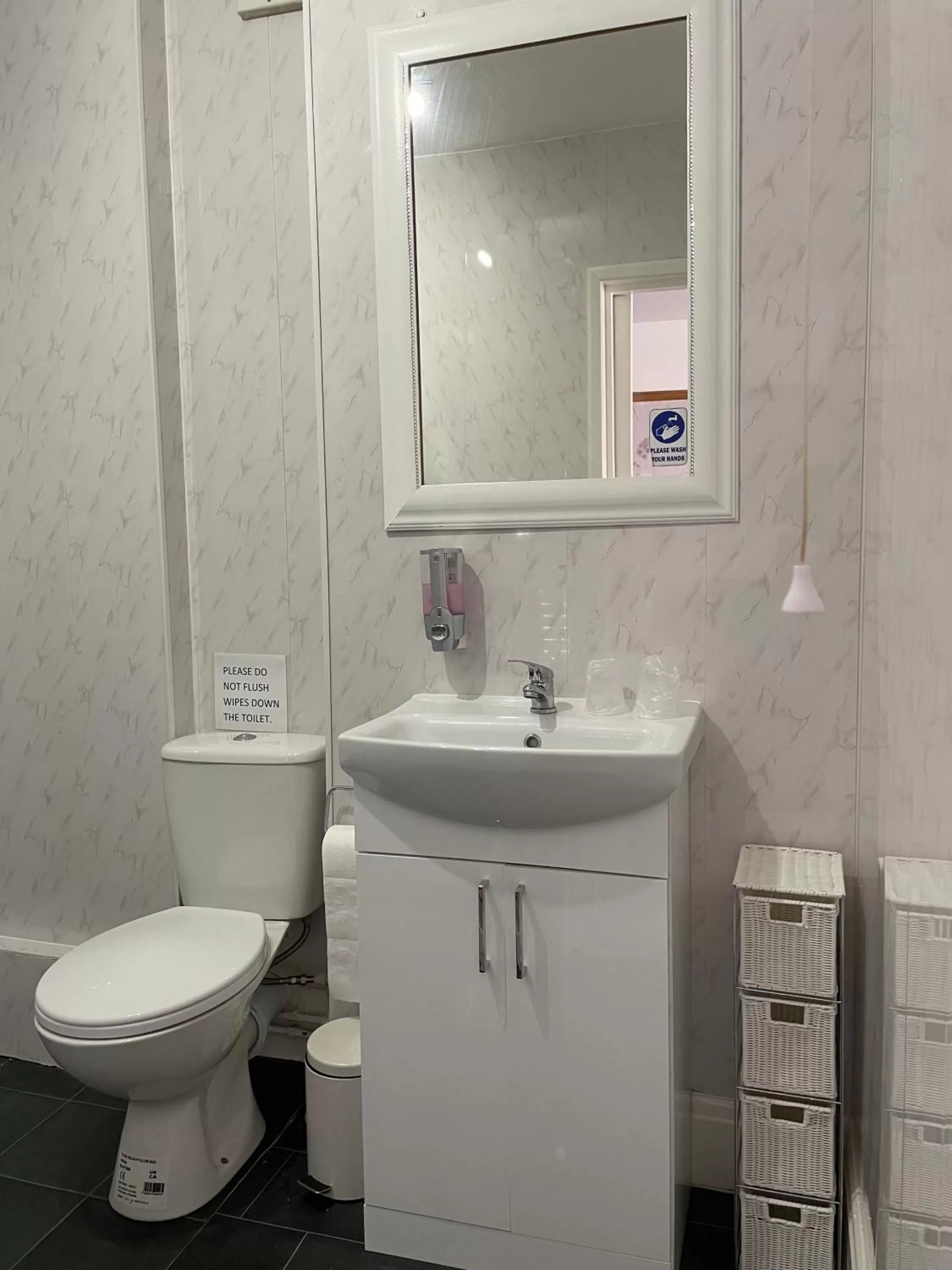 Bathroom in Whiteways Guest House