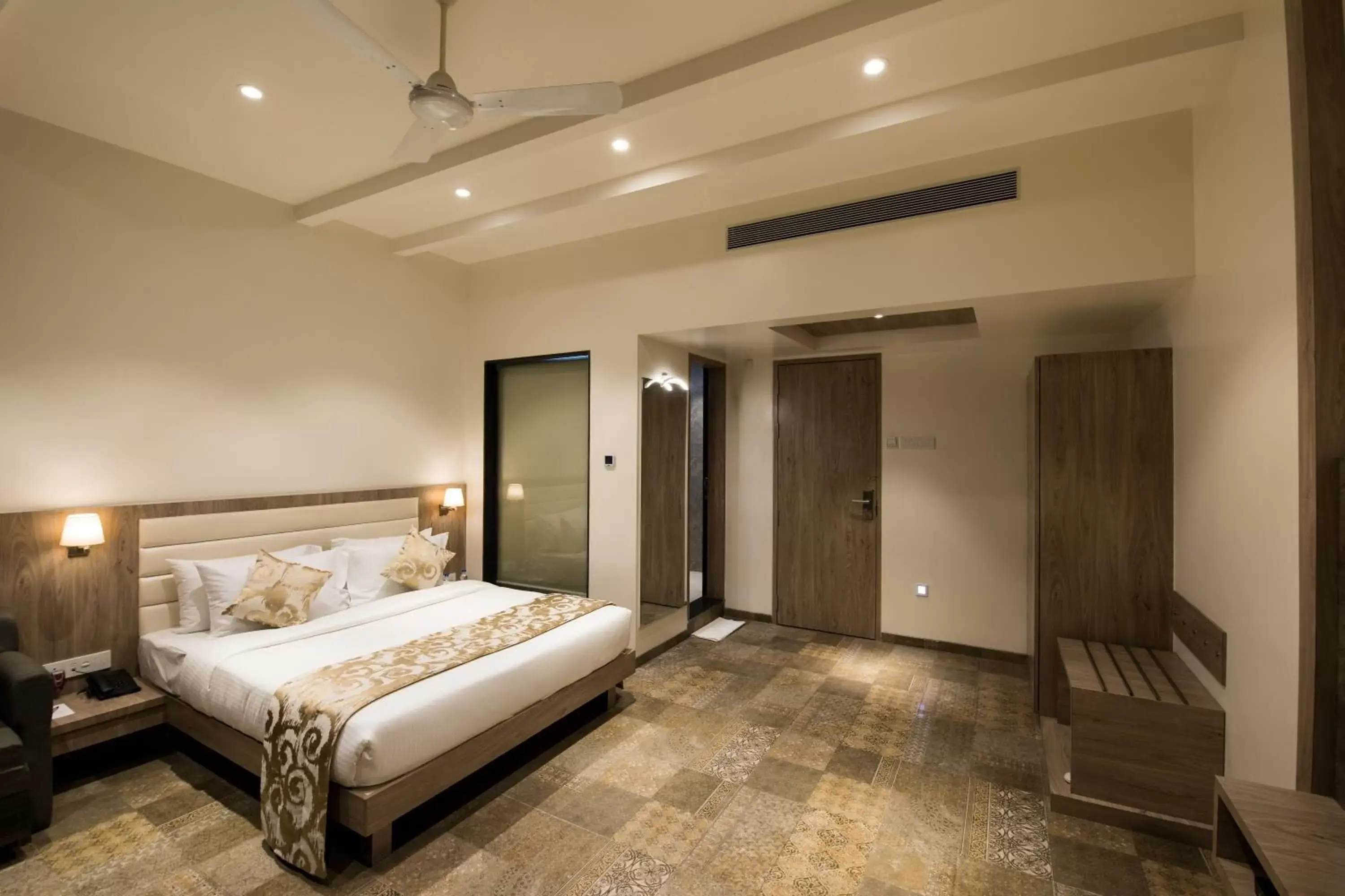 Executive Room King Bed - single occupancy in Enrise By Sayaji Ahmednagar Executive Room King Bed - single occupancy in Enrise By Sayaji Ahmednagar