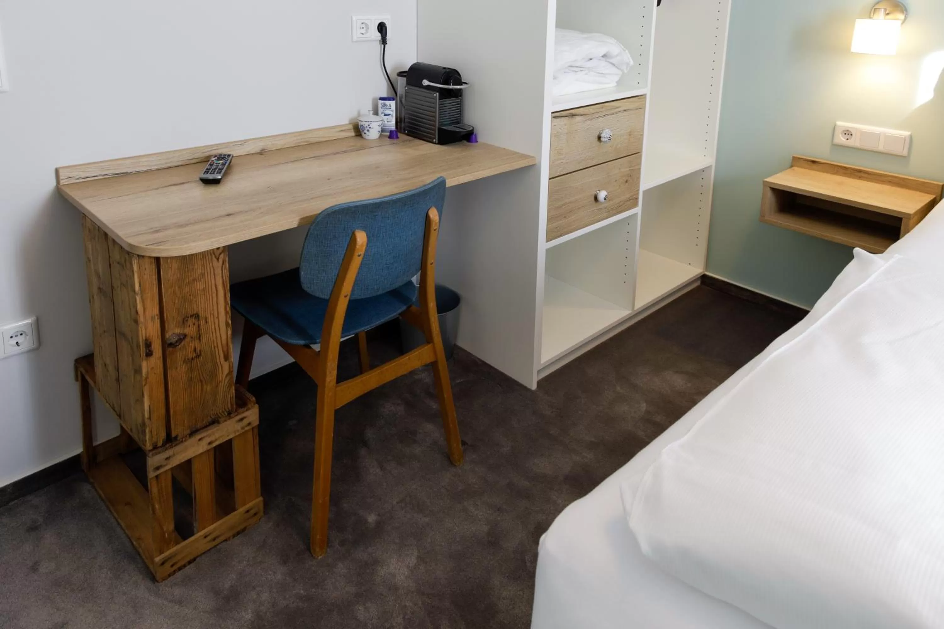 Photo of the whole room, Bed in Hotel Brasserie Chaussee