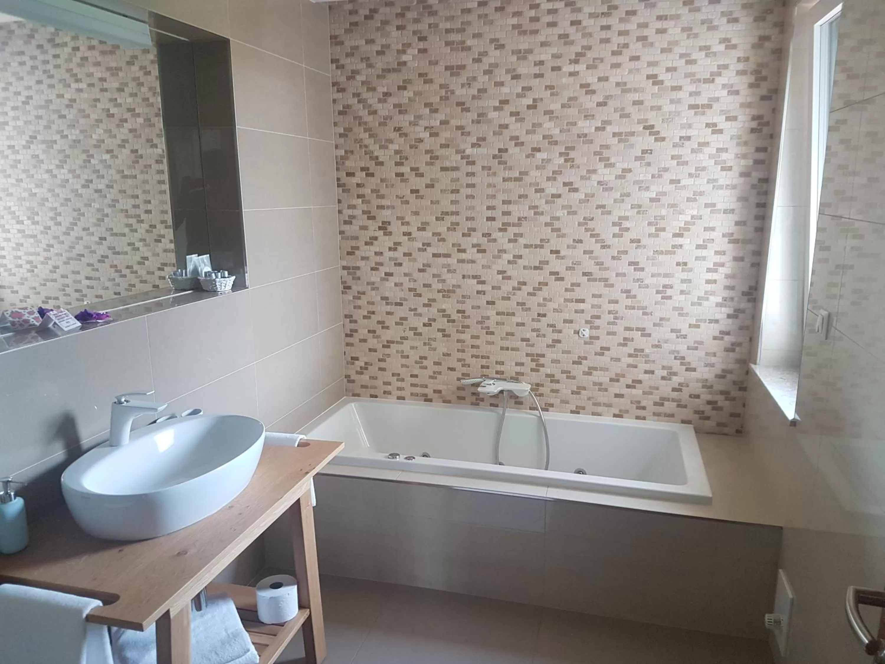 Bathroom in Pension Laa Natura