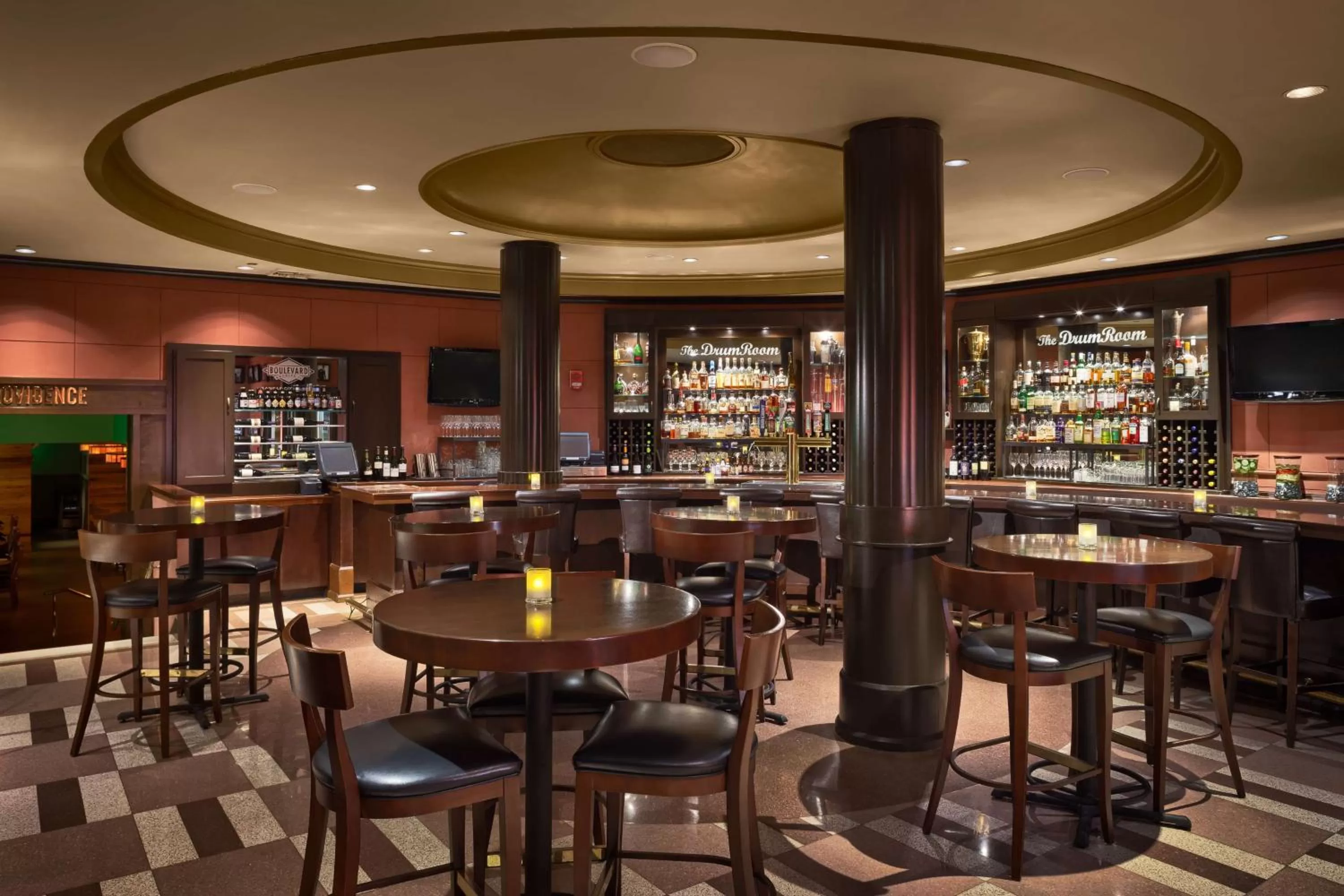 Restaurant/places to eat in Hilton President Kansas City