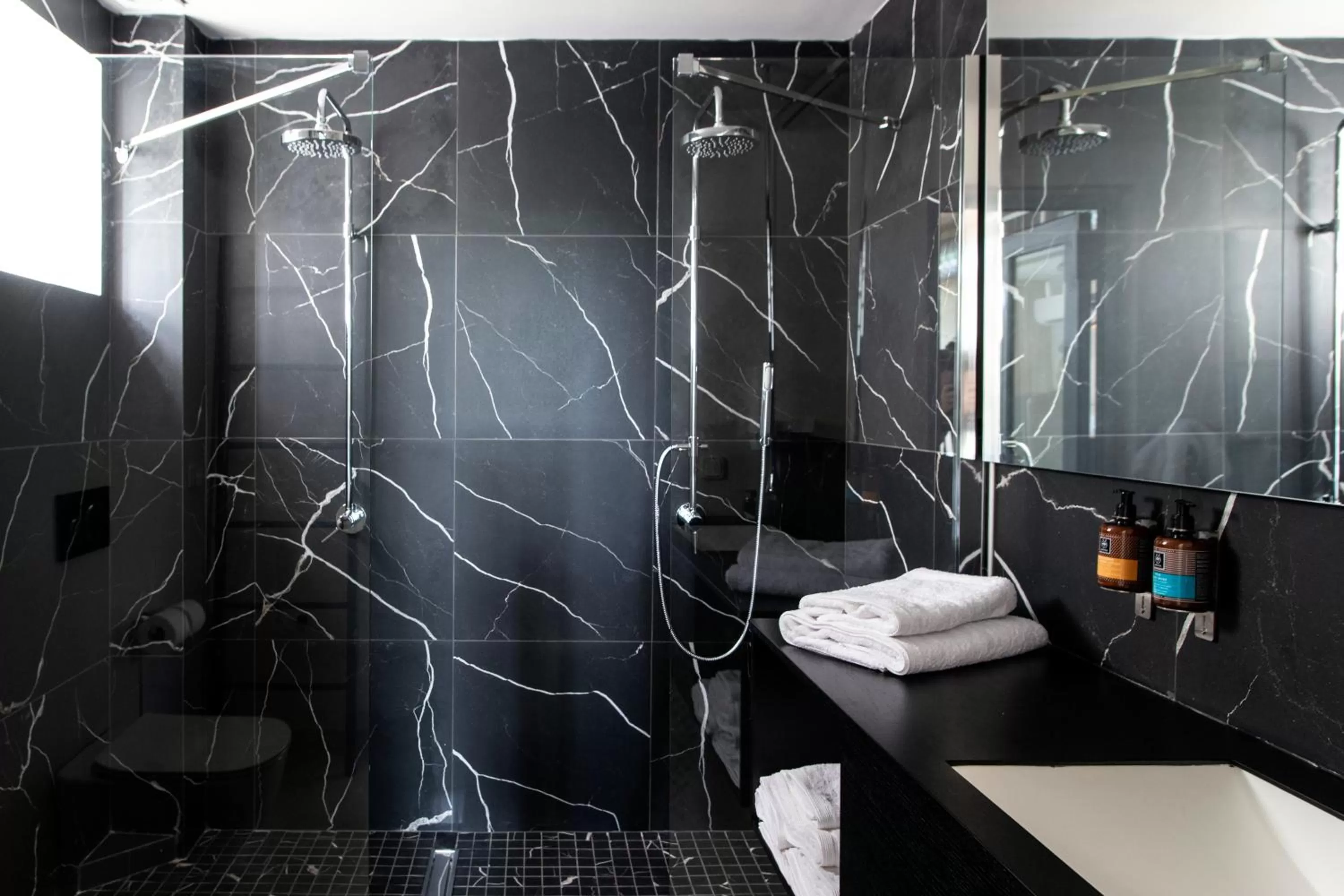 Shower in Bespoke House Athens