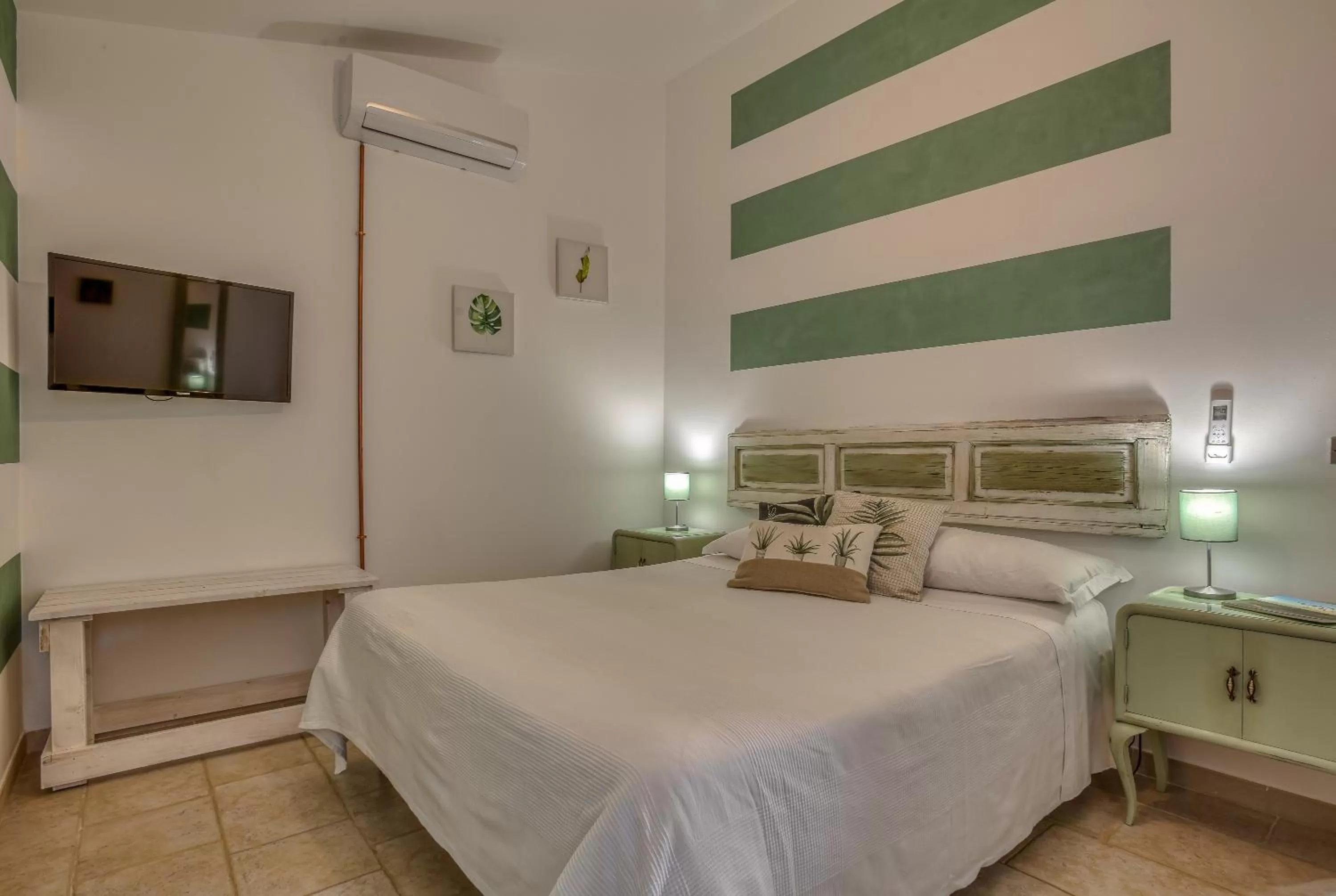 Photo of the whole room, Bed in Trulli Terra Magica