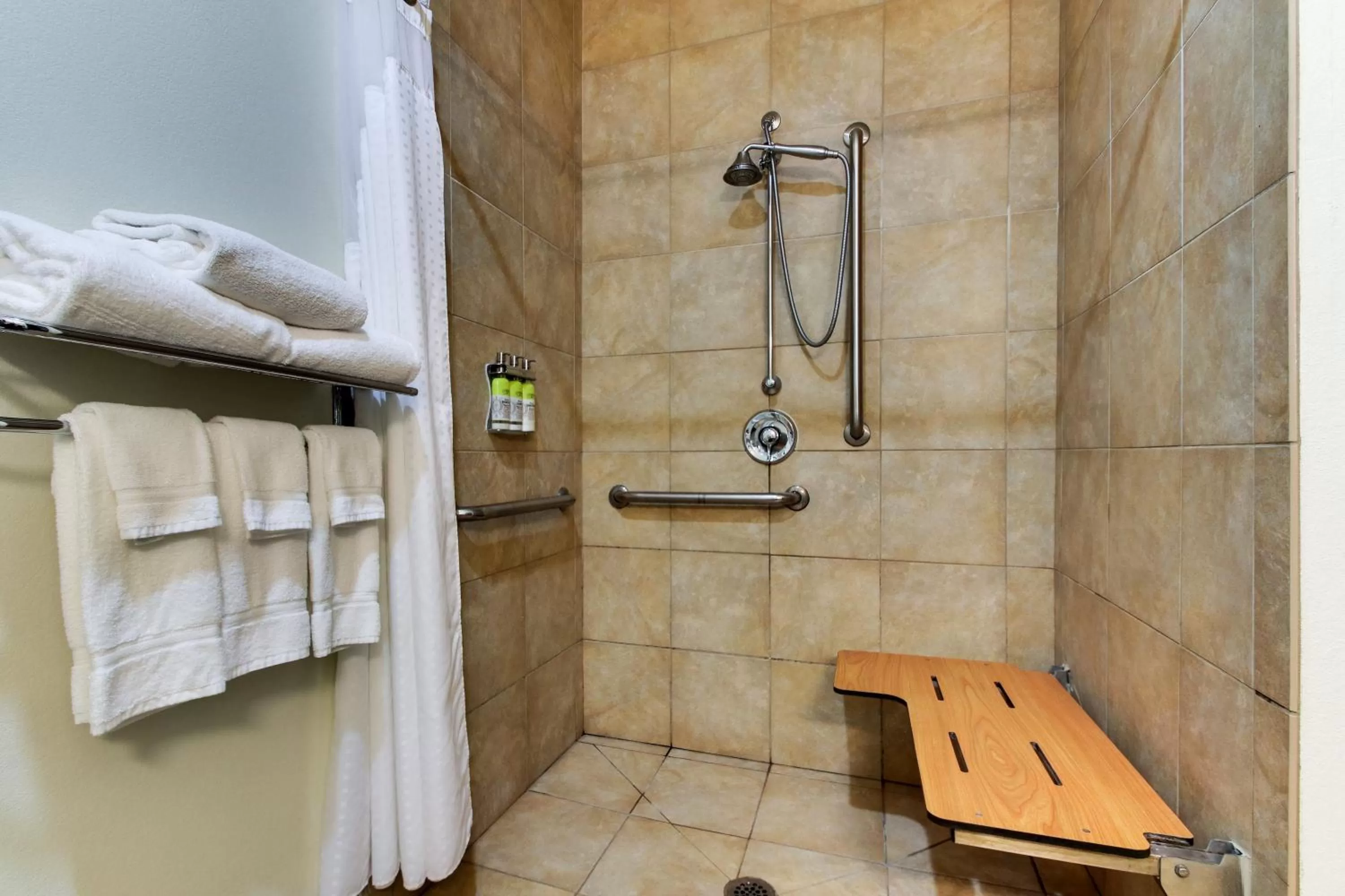 Bathroom in Holiday Inn Express Hotel & Suites Lancaster-Lititz by IHG