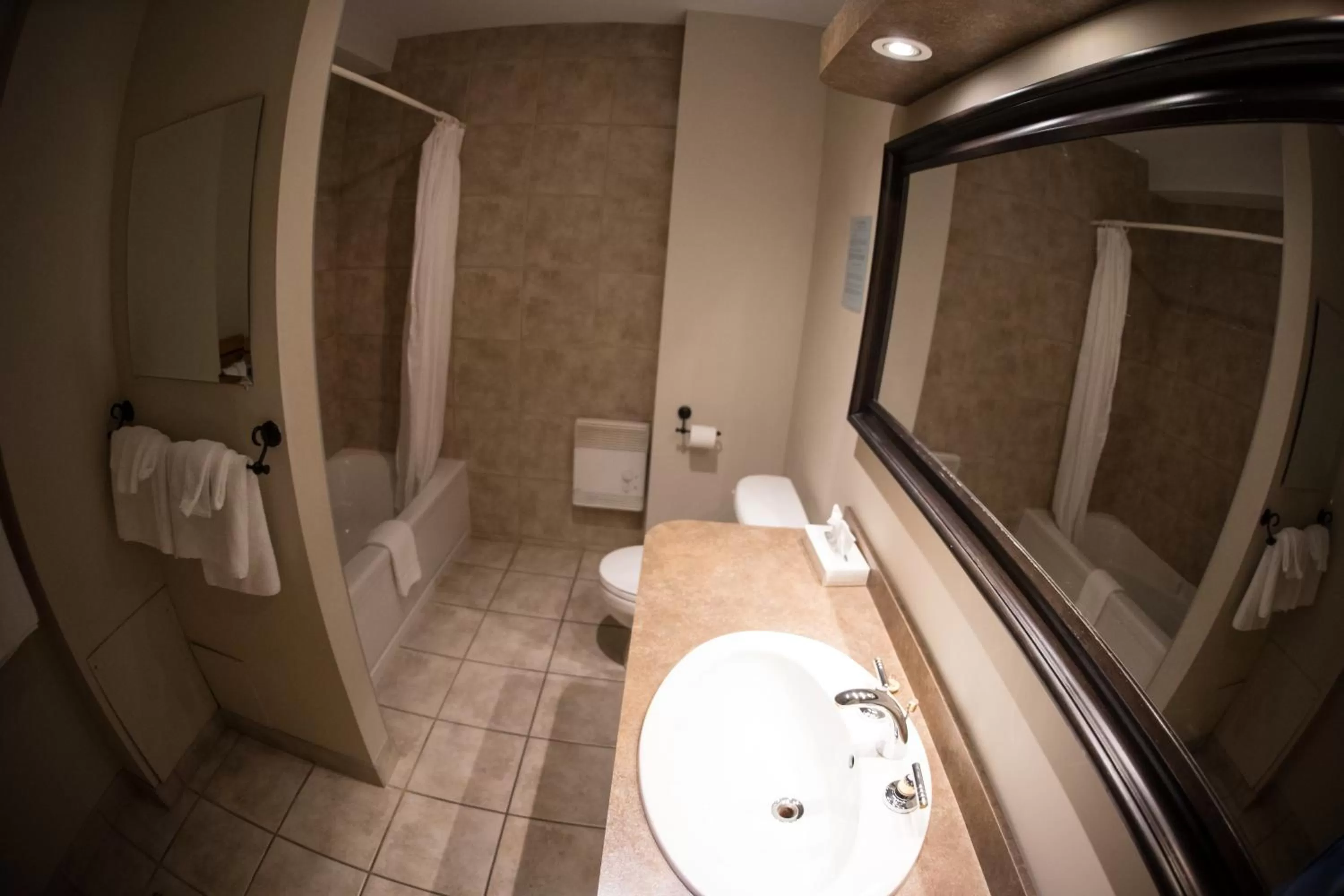 Bathroom in Le Montagnard, Auberge Hôtel & Chalets