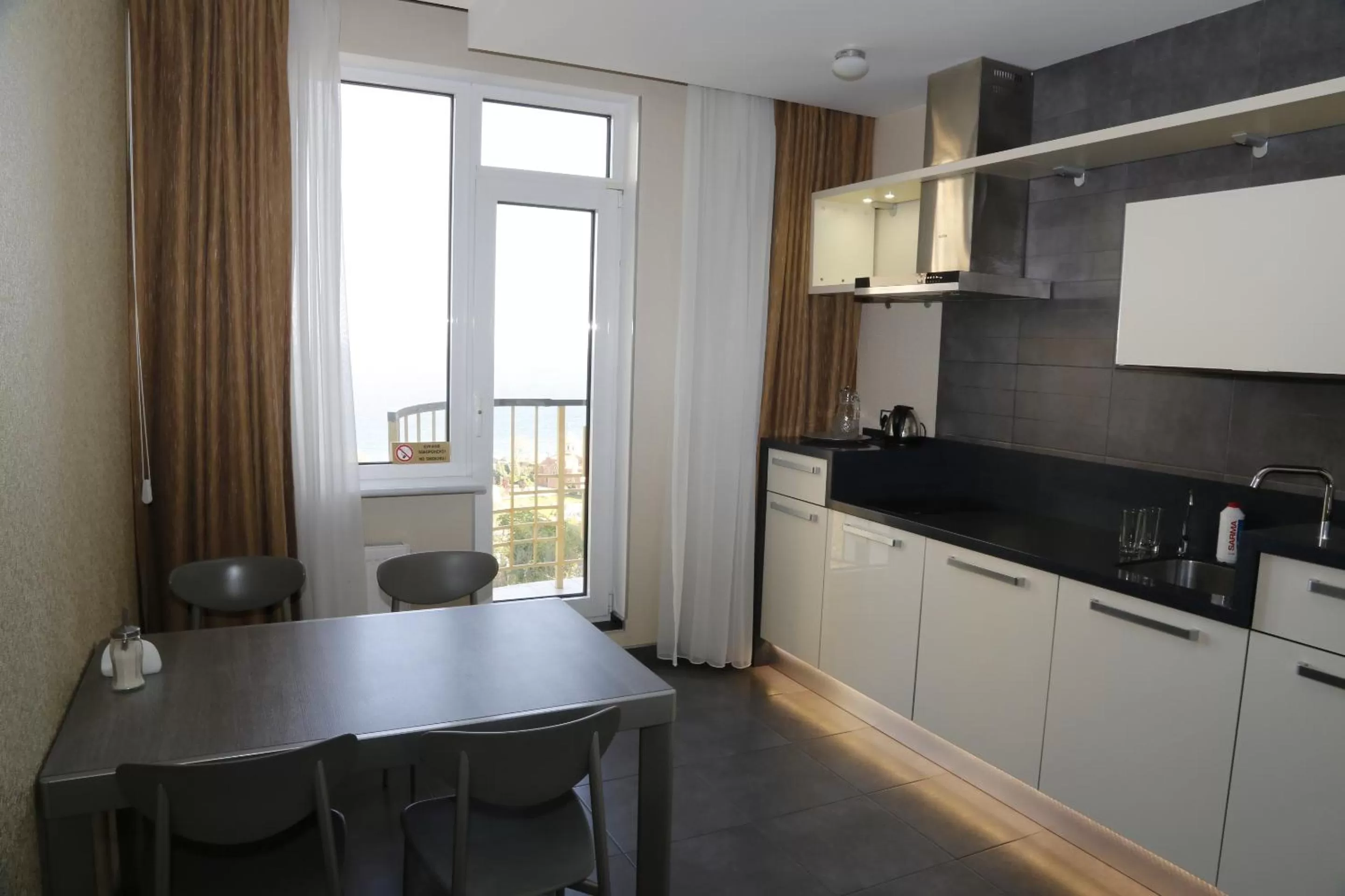 Kitchen or kitchenette, Kitchen/Kitchenette in 12th Floor Apartments