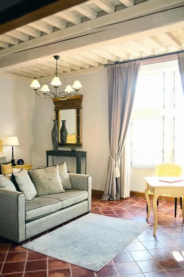 Photo of the whole room in La Villa Mazarin