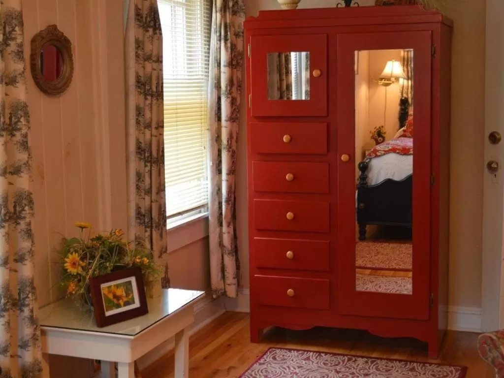 Bed in Red Rocker Inn