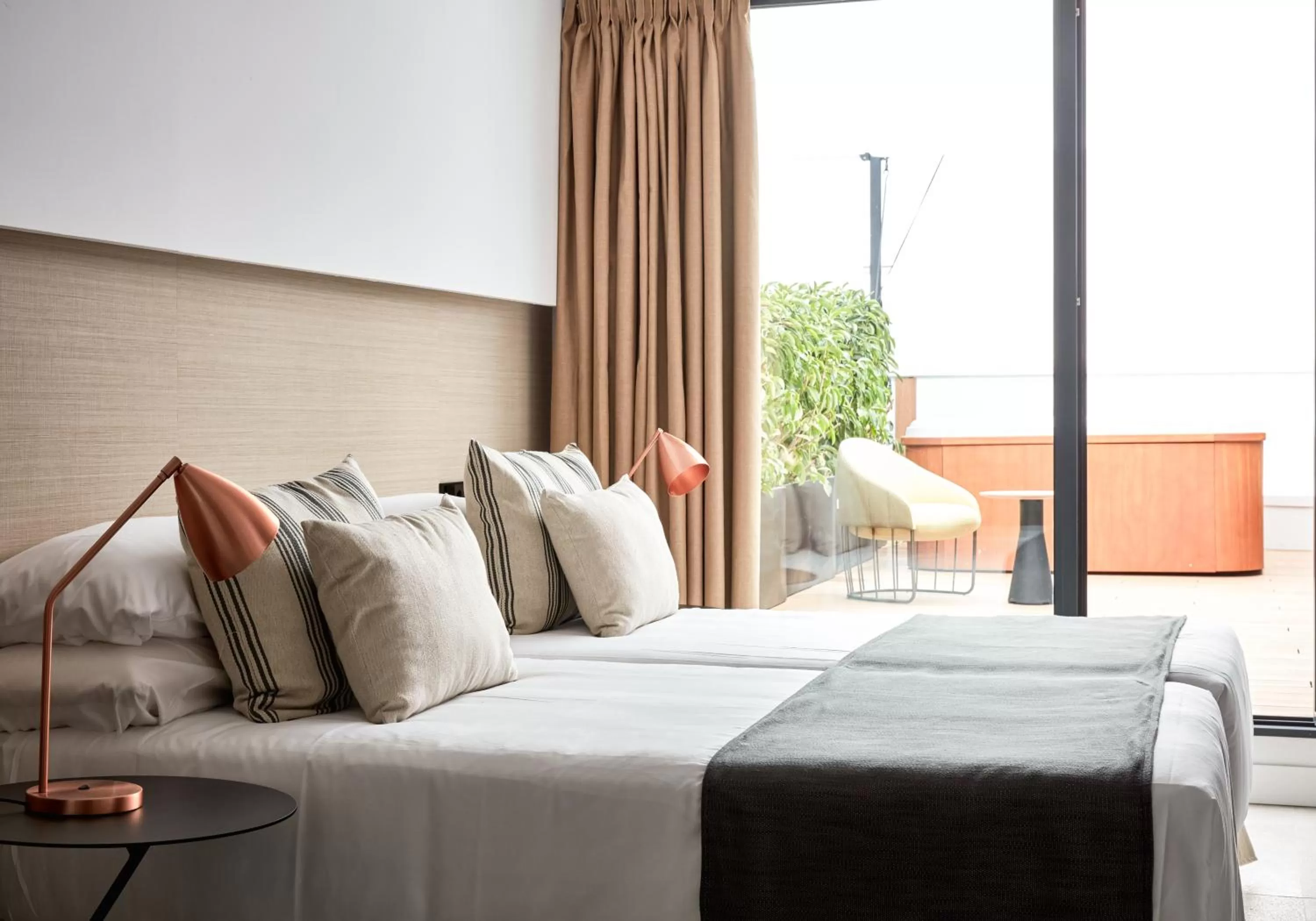 Patio, Bed in Nakar Hotel