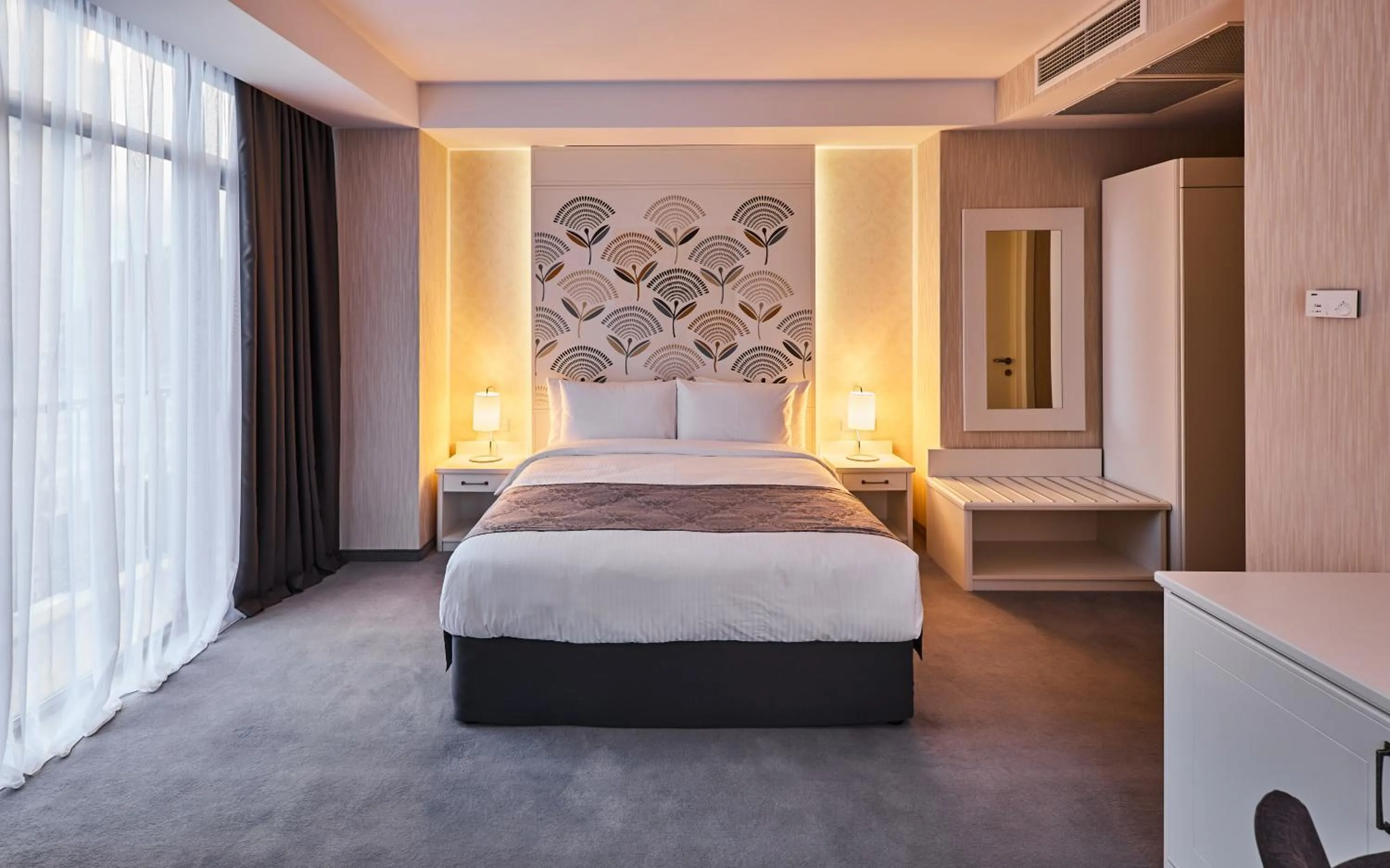 Bedroom, Bed in Gallery Palace Hotel