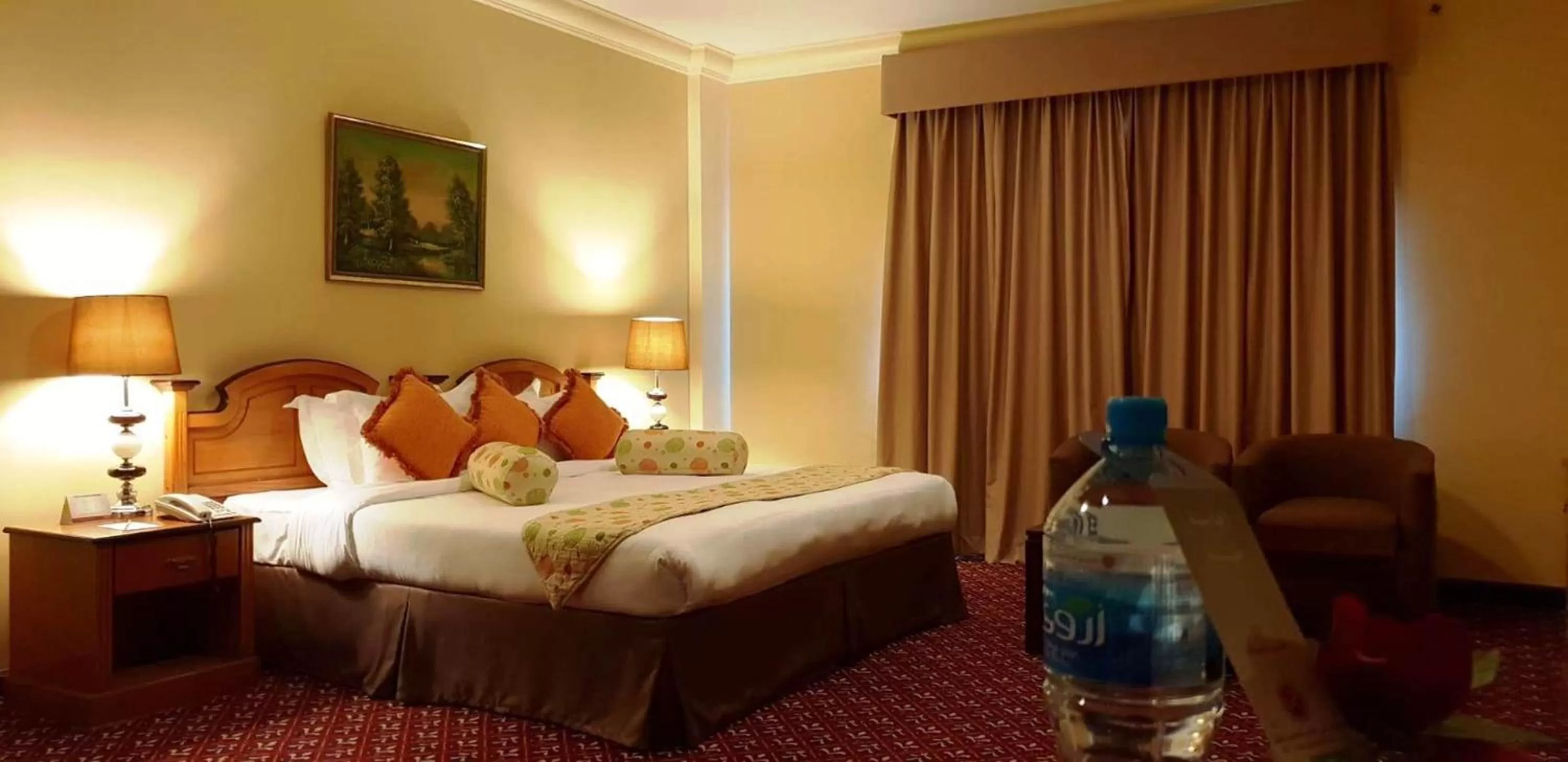 Photo of the whole room, Bed in La Rosa Hotel, Juffair