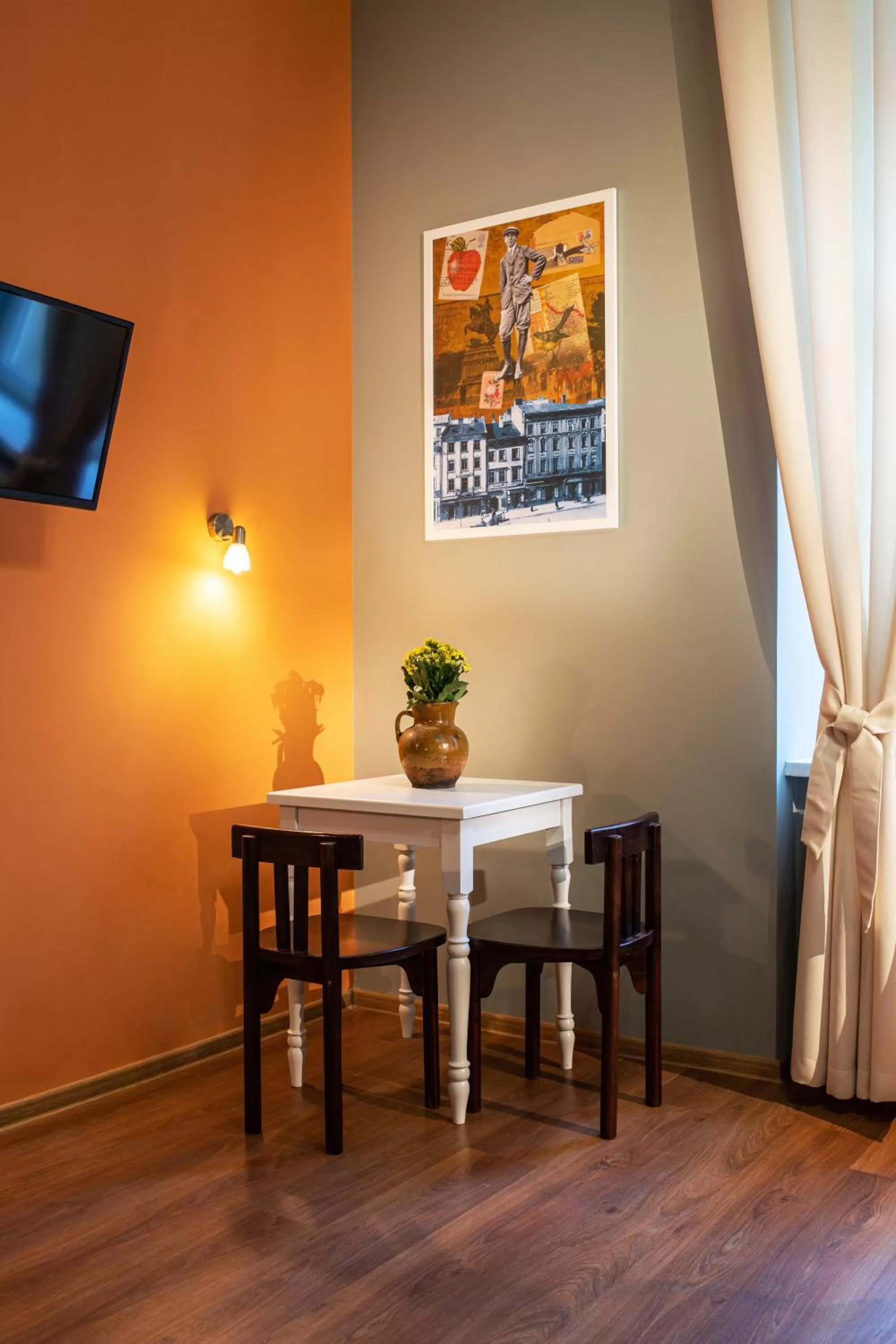 Photo of the whole room, Dining Area in Post House Rooms