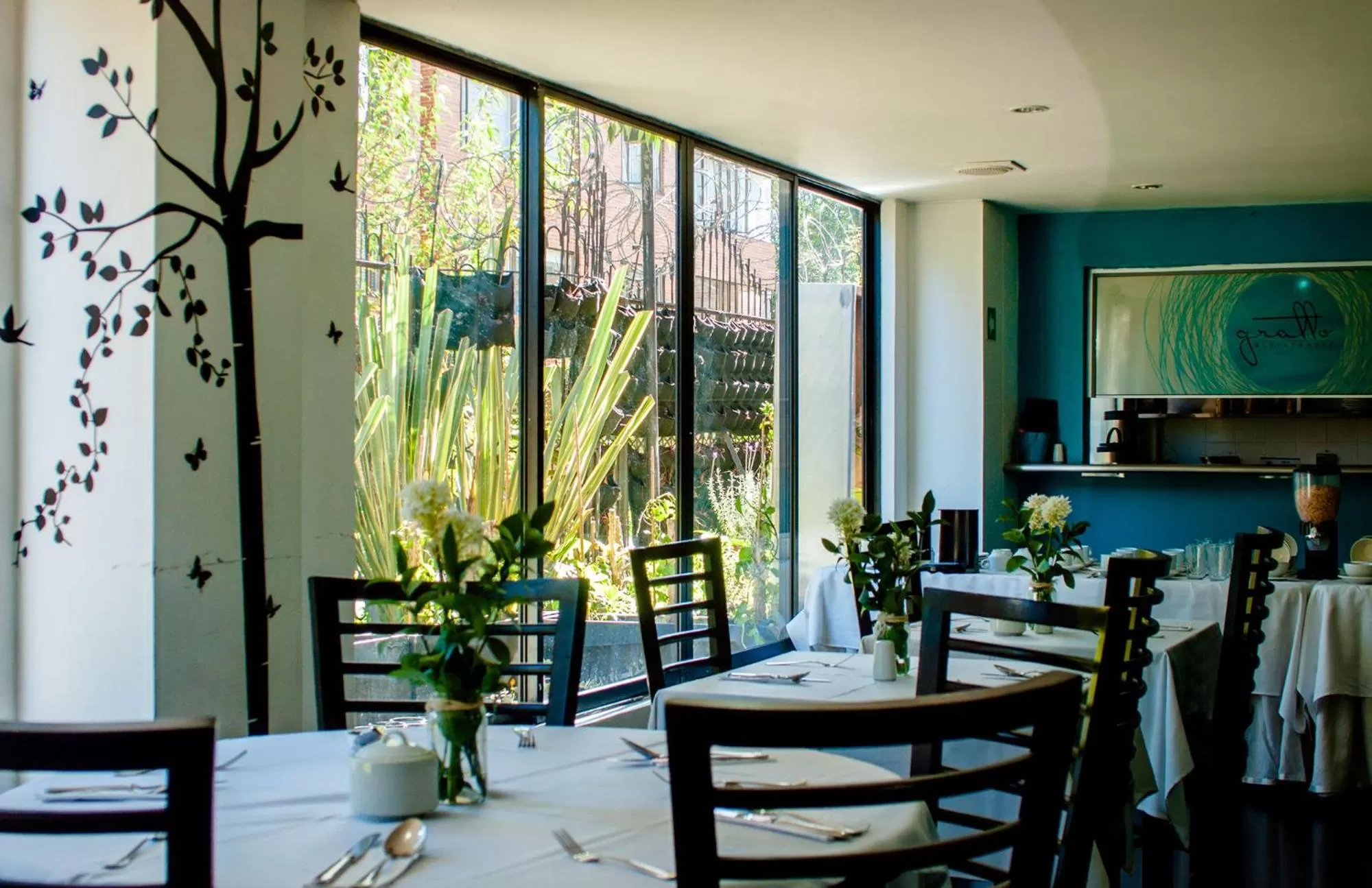 Restaurant/places to eat in Apartaestudios Los Andes