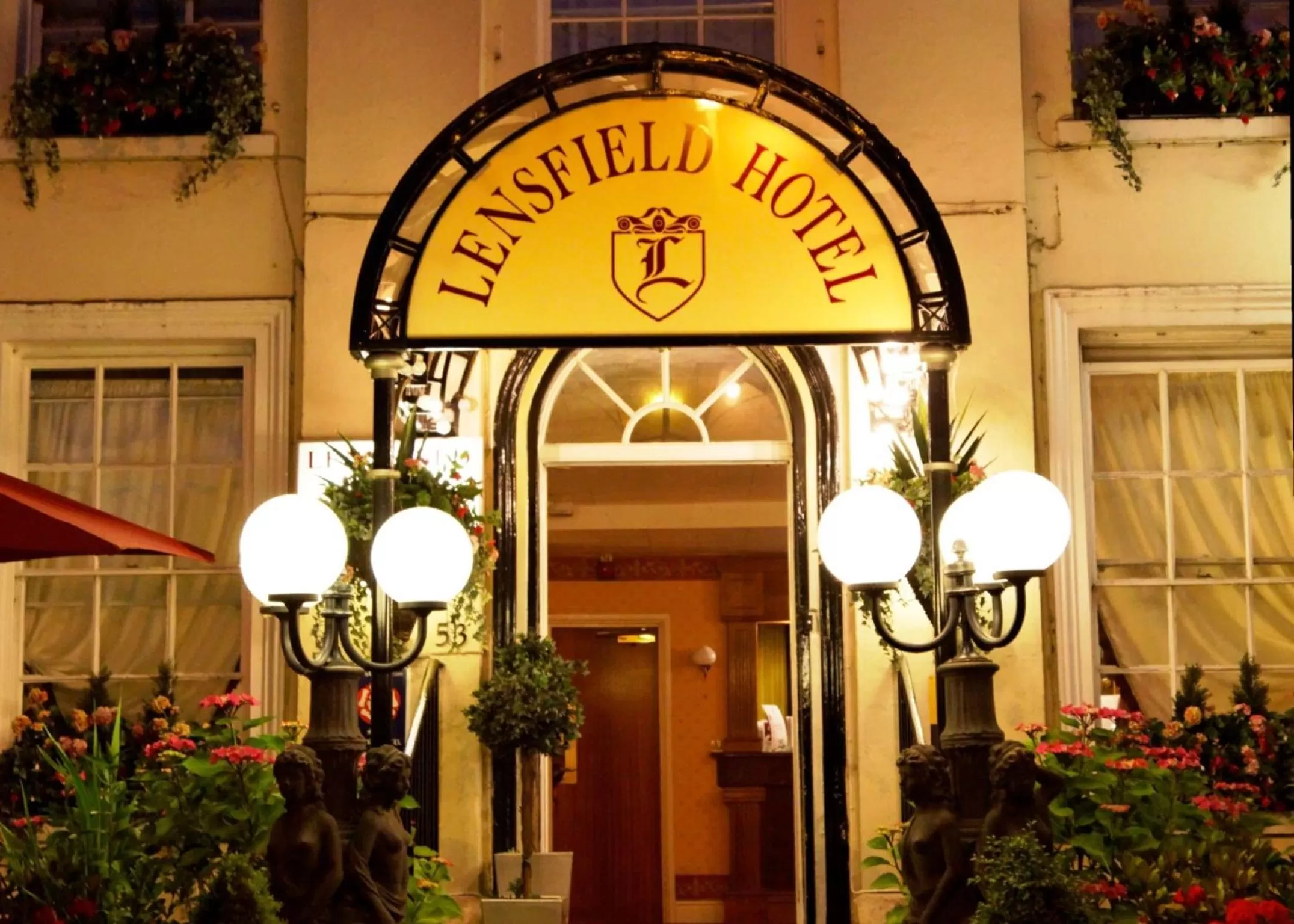 Facade/entrance in Lensfield Hotel
