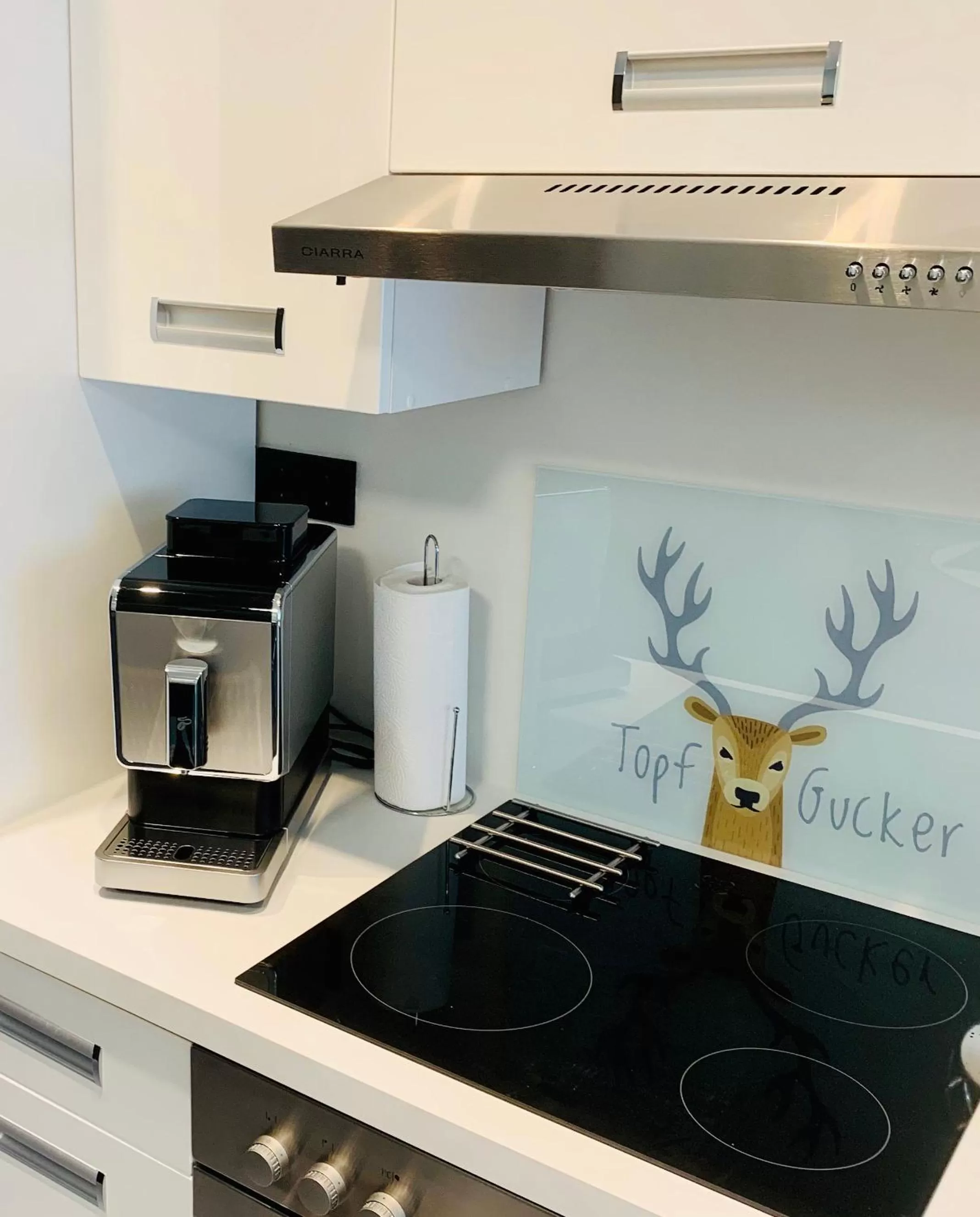 Kitchen/Kitchenette in BESOTEL Mettmann