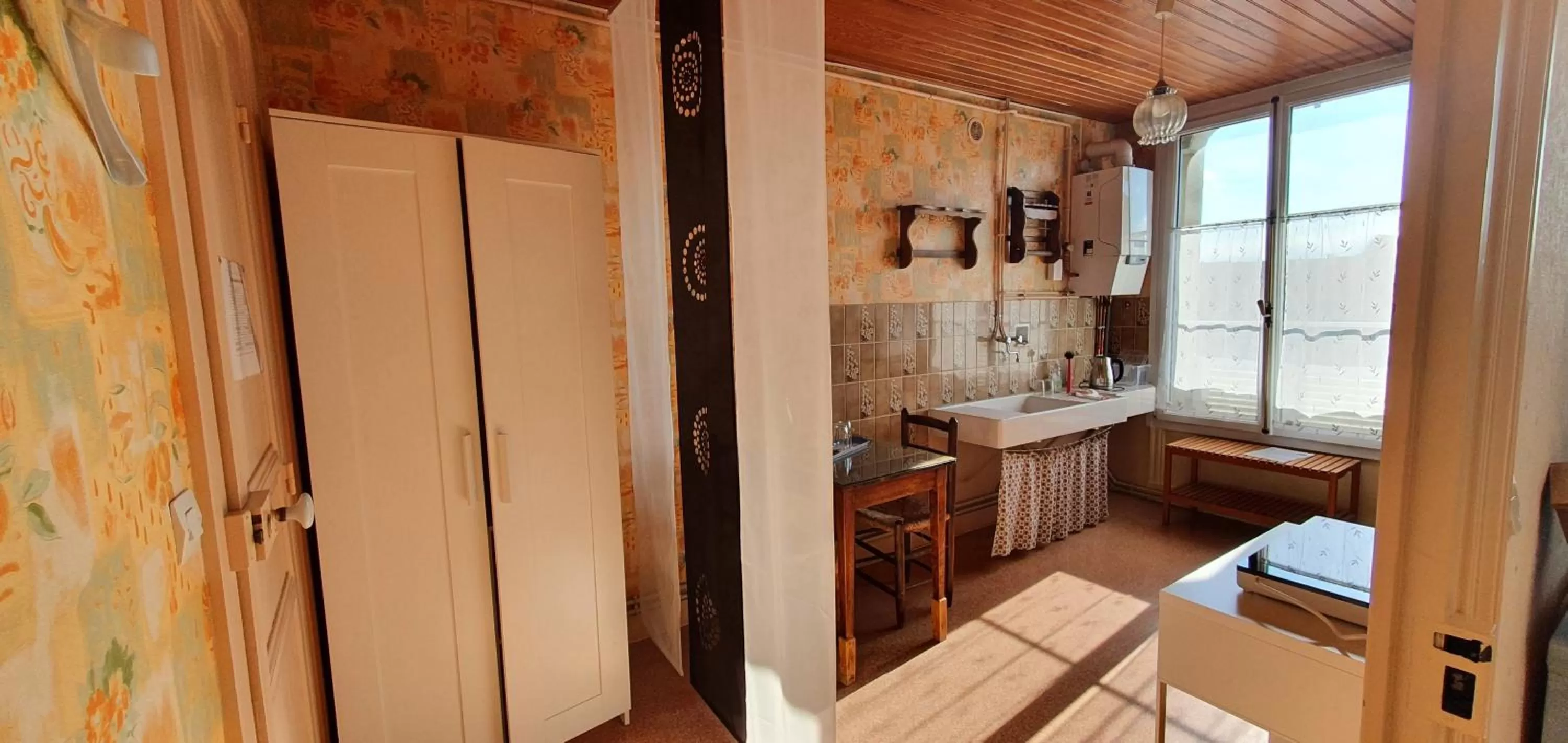 Kitchen or kitchenette in JOYEUX REVEIL