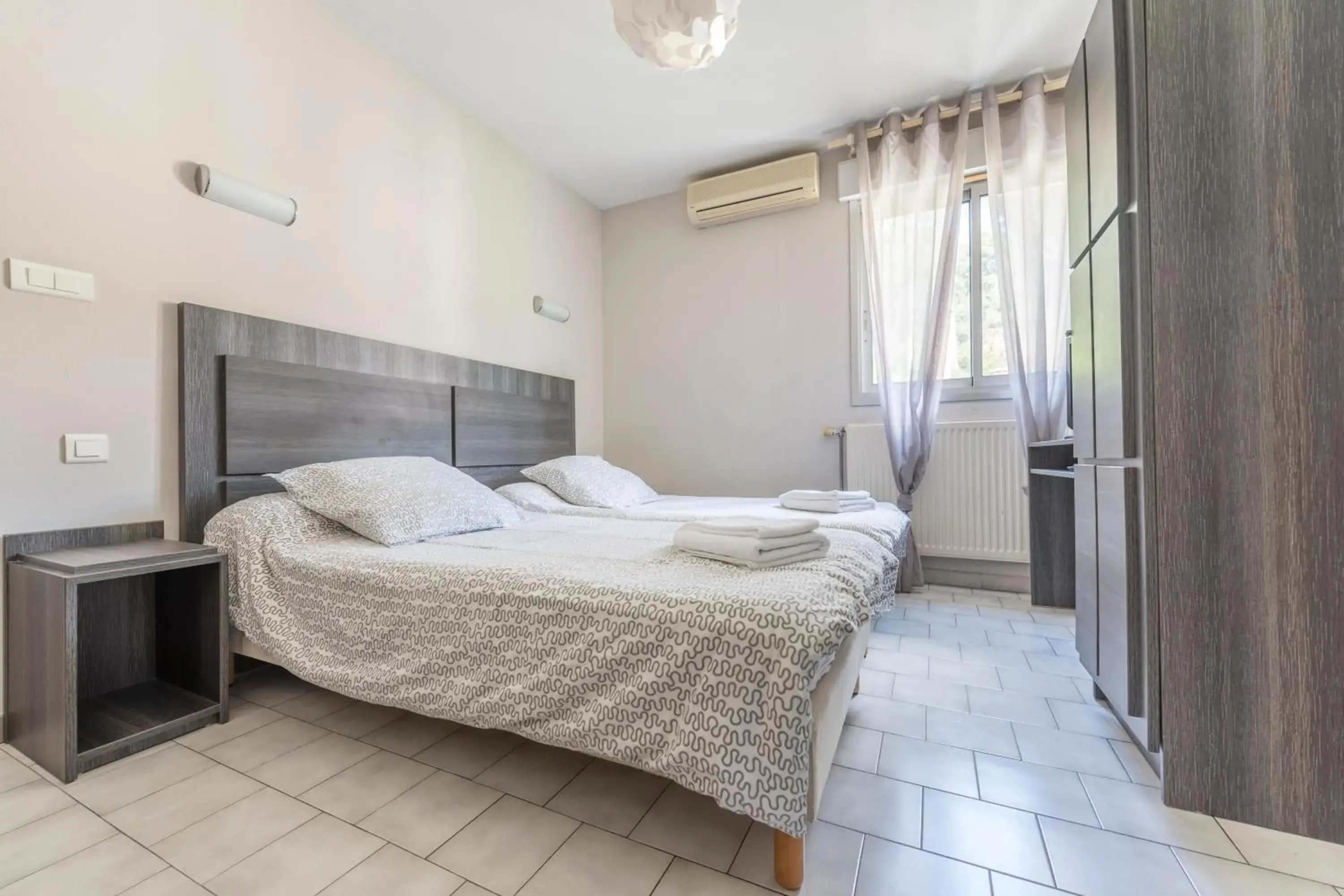 Comfort Twin Room in Hôtel du Rocher Comfort Twin Room in Hôtel du Rocher