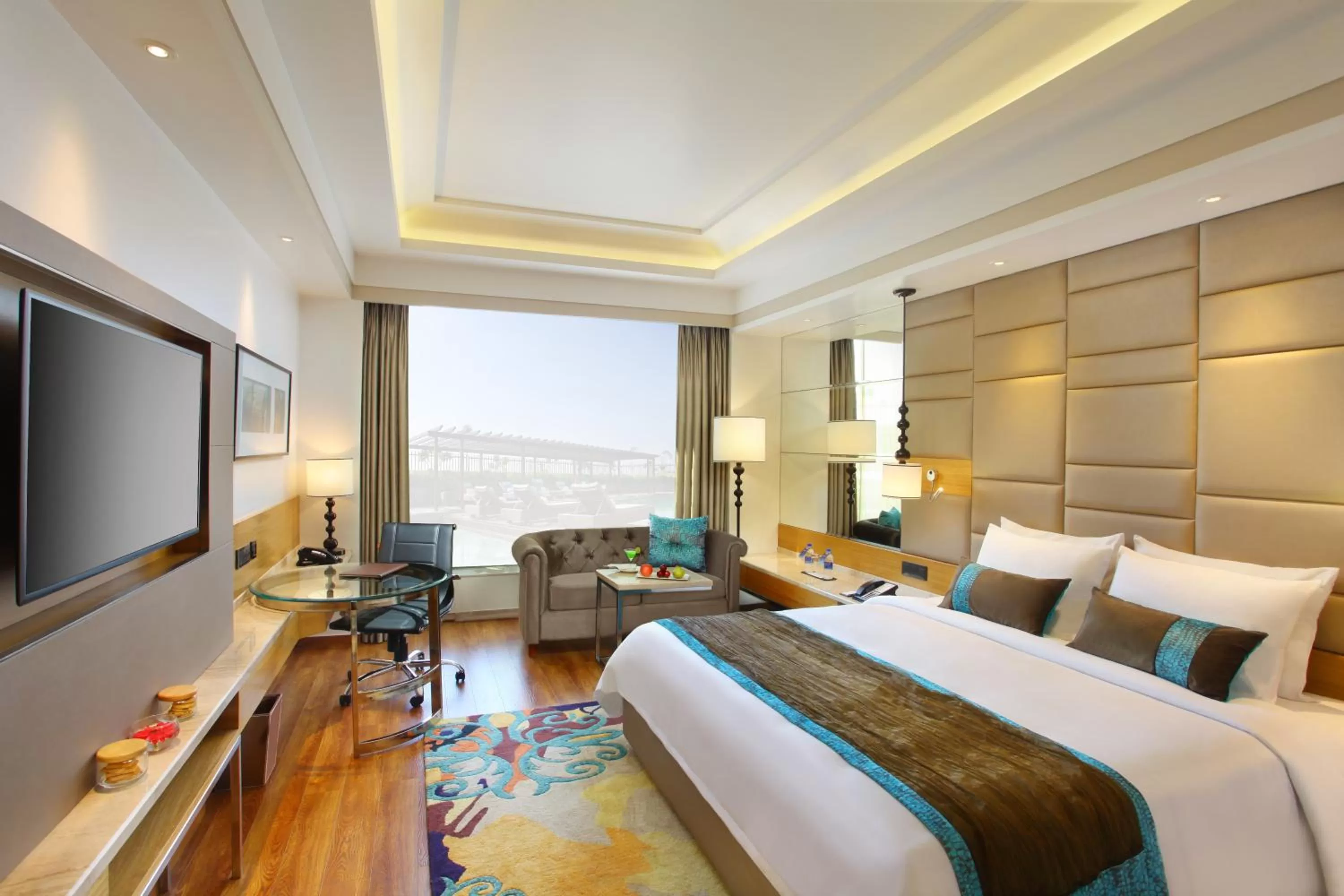 Bedroom, Bed in Radisson Blu Jammu