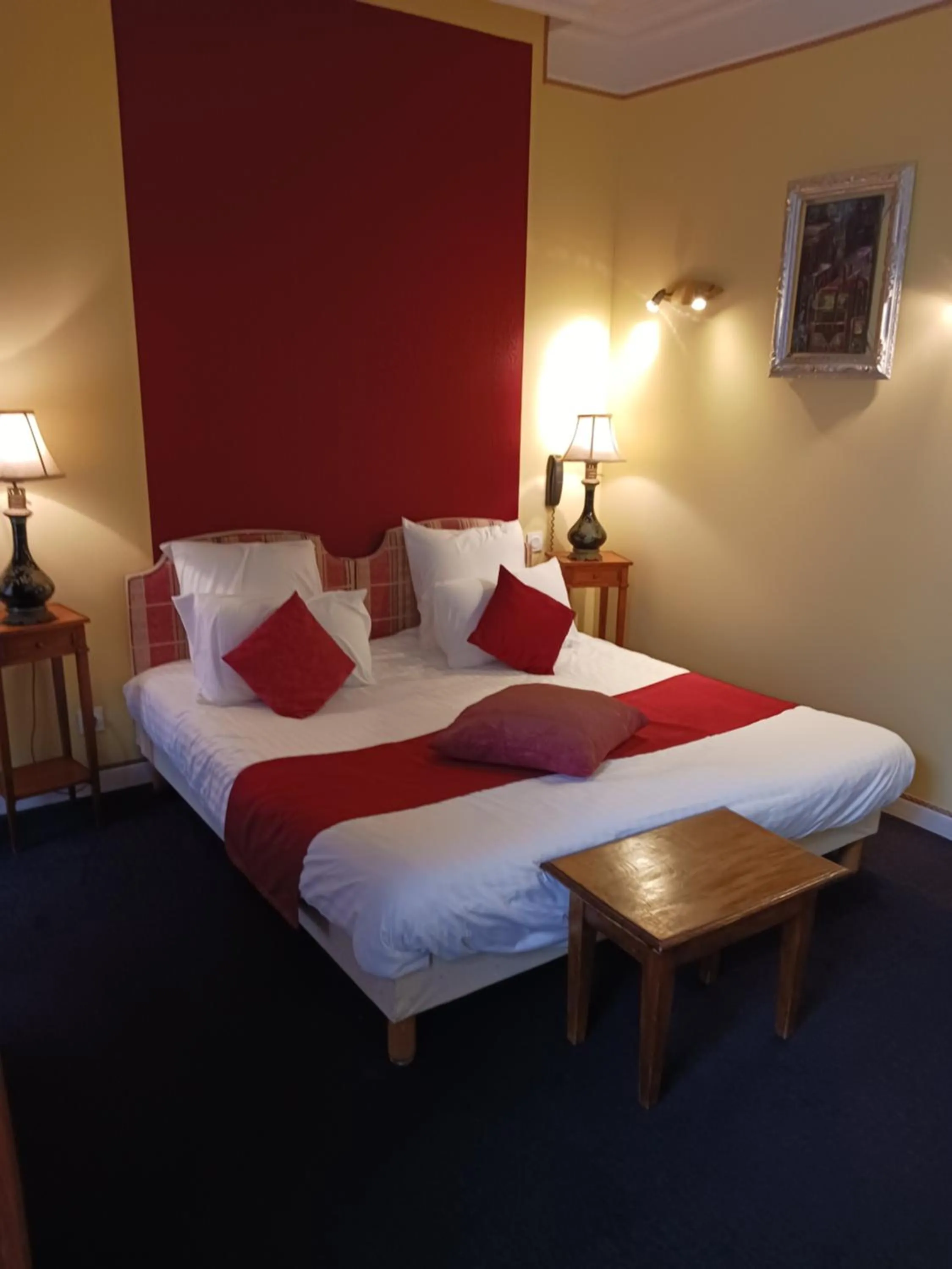 HOTEL LA COGNETTE A 25 Kilomètres de Châteauroux et 30 Kilomètres de Bourges