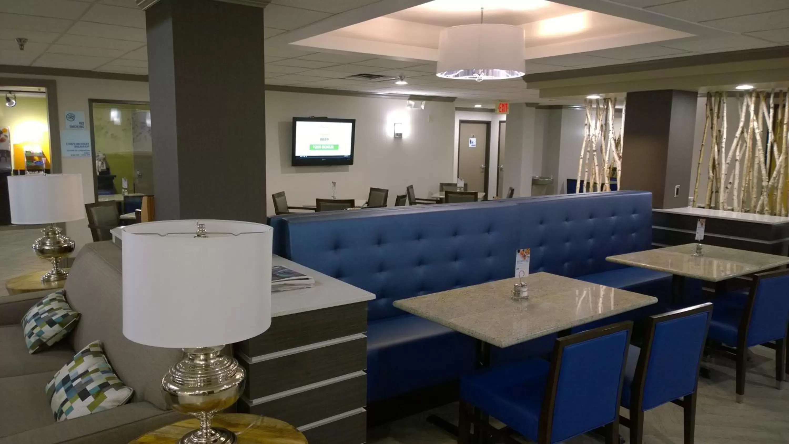 Lobby or reception in Holiday Inn Express & Suites Fayetteville University of Arkansas Area by IHG