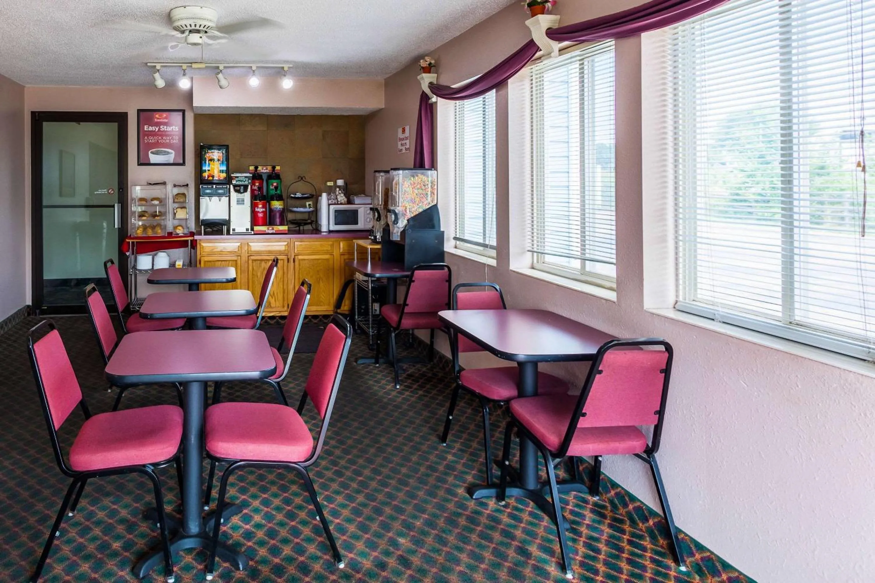 Lobby or reception in Econo Lodge Lincoln