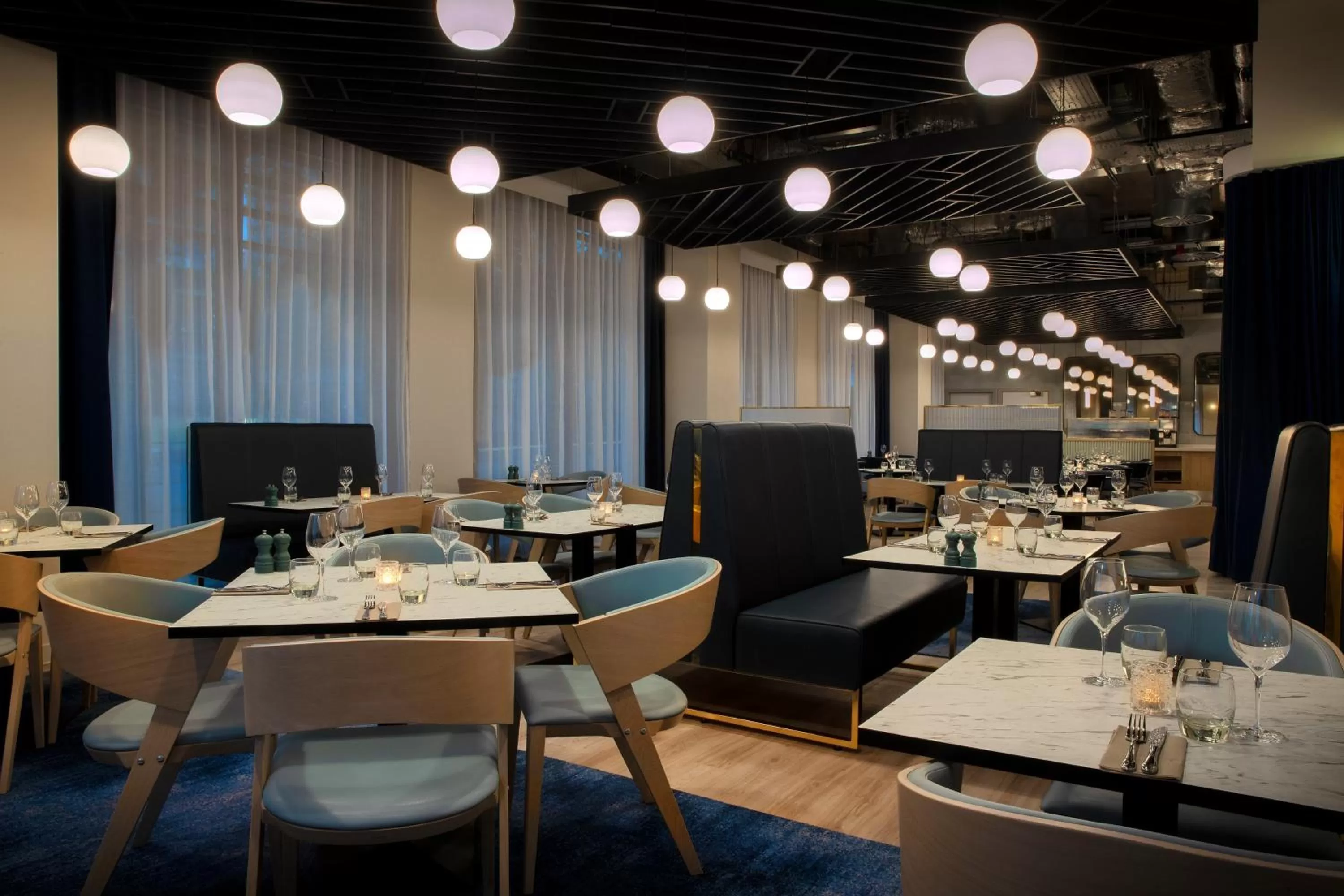 Restaurant/places to eat in Leonardo Hotel Bristol City