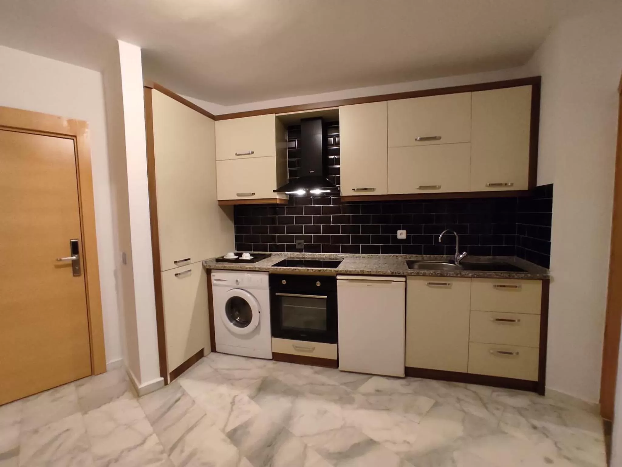 Kitchen or kitchenette, Kitchen/Kitchenette in Paradiso Günlük Kiralık Daireler Only Room