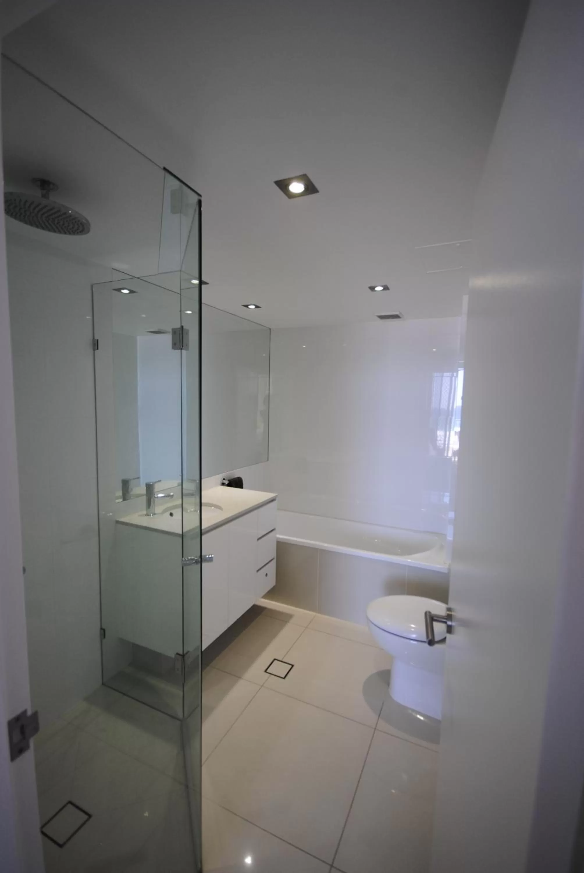 Bathroom in Albatross North Apartments