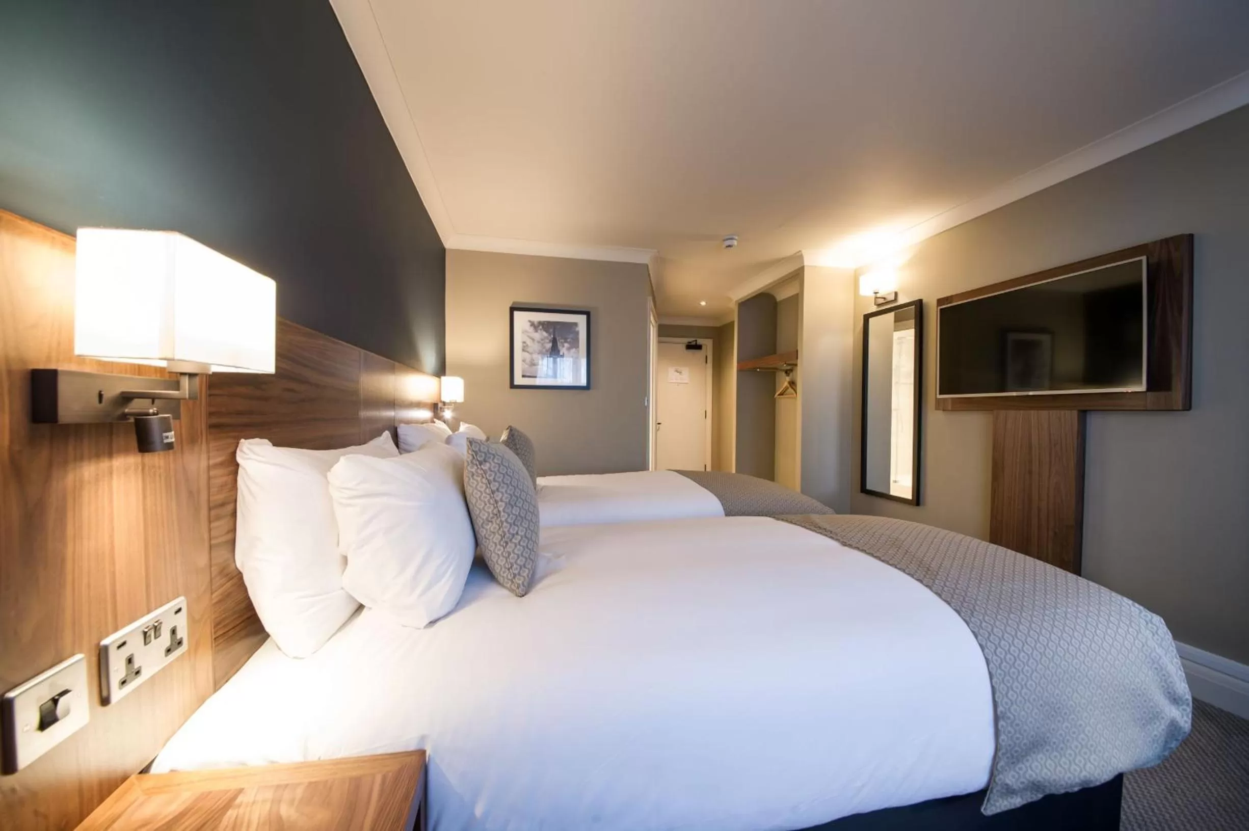 Photo of the whole room, Bed in Toby Carvery Birmingham by Innkeeper's Collection