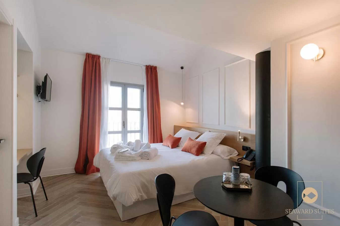 Double Room with Private Bathroom in Castelar Palace & SPA by Seaward Suites