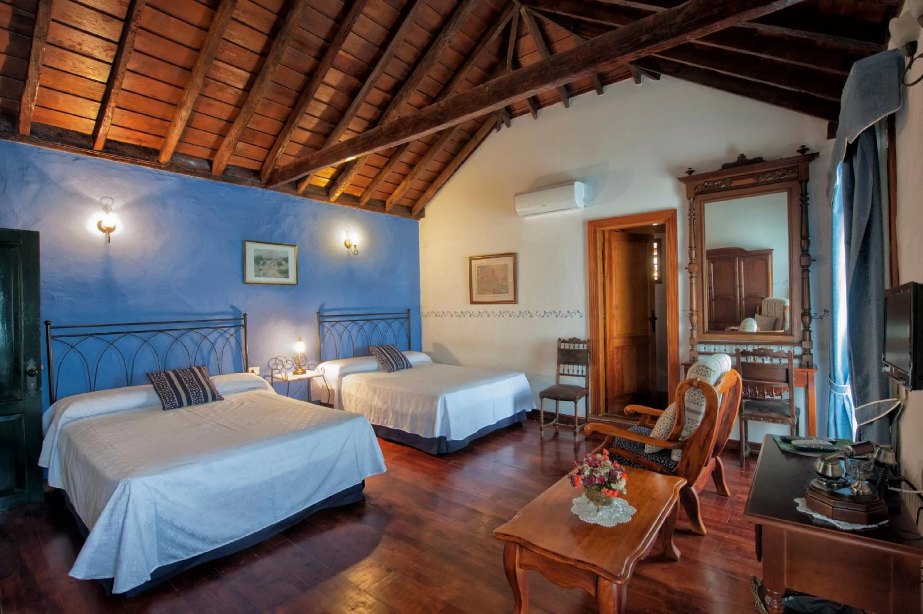 Bedroom, Bed in Hotel Rural Senderos de Abona