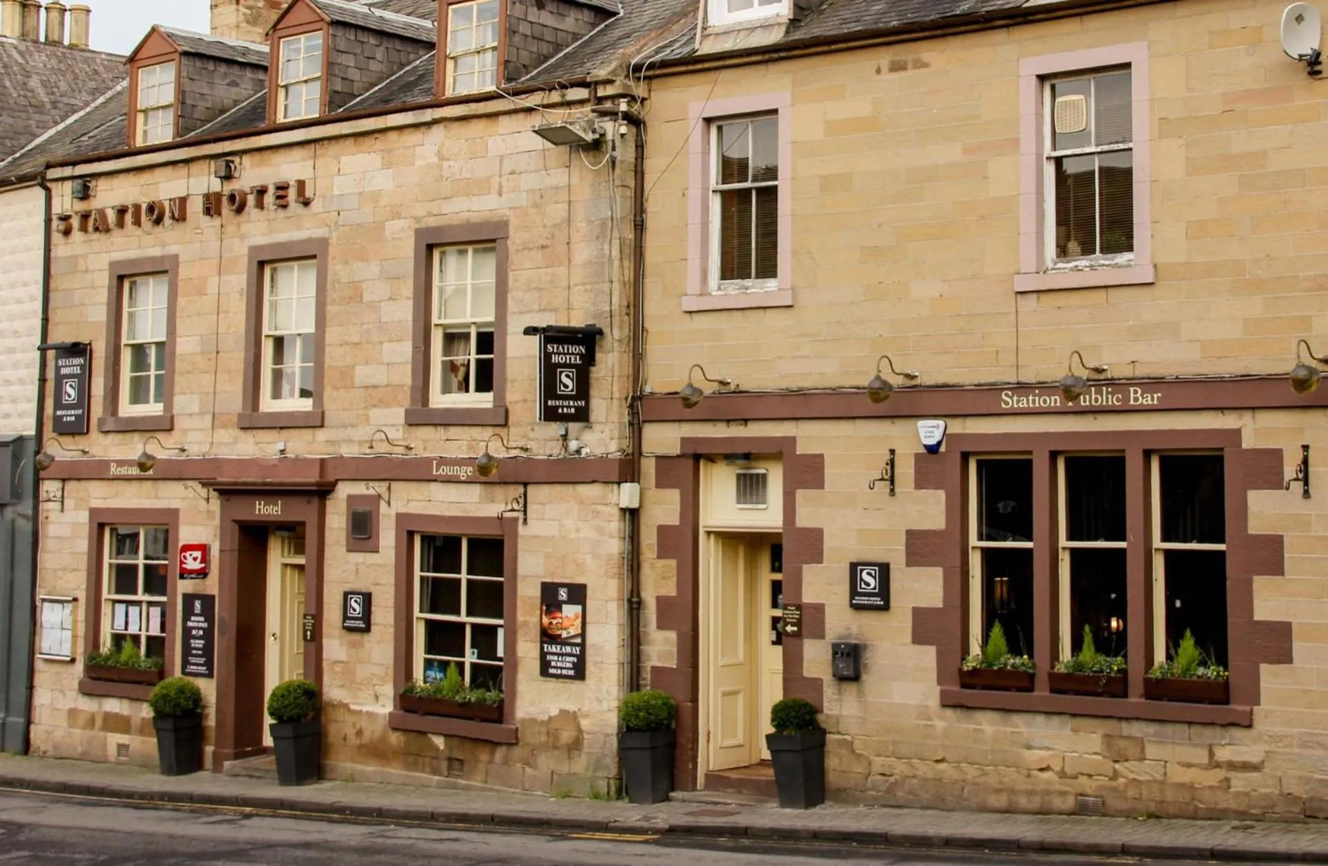 Station Hotel And Restaurant