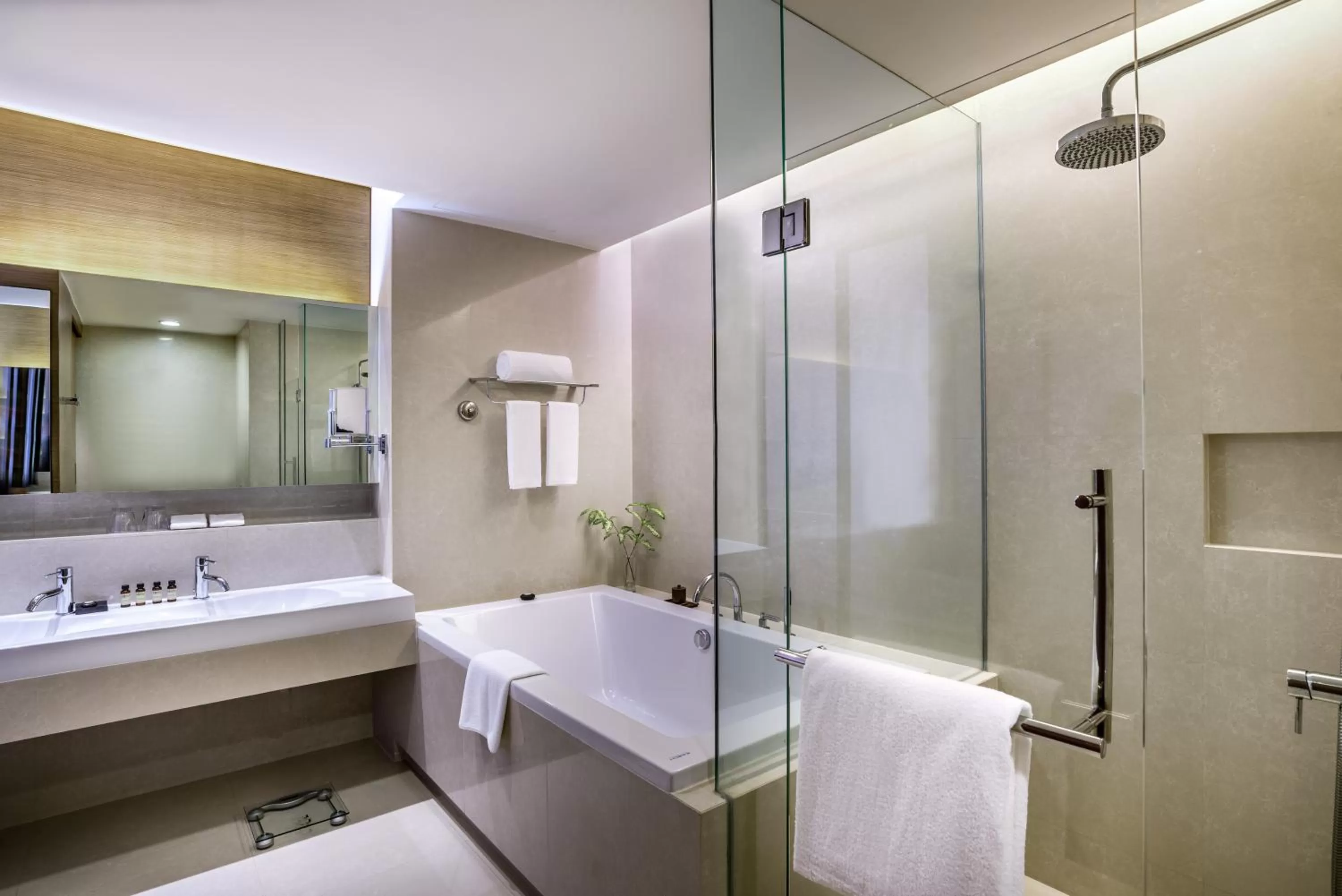 Shower in Pullman Bangkok King Power