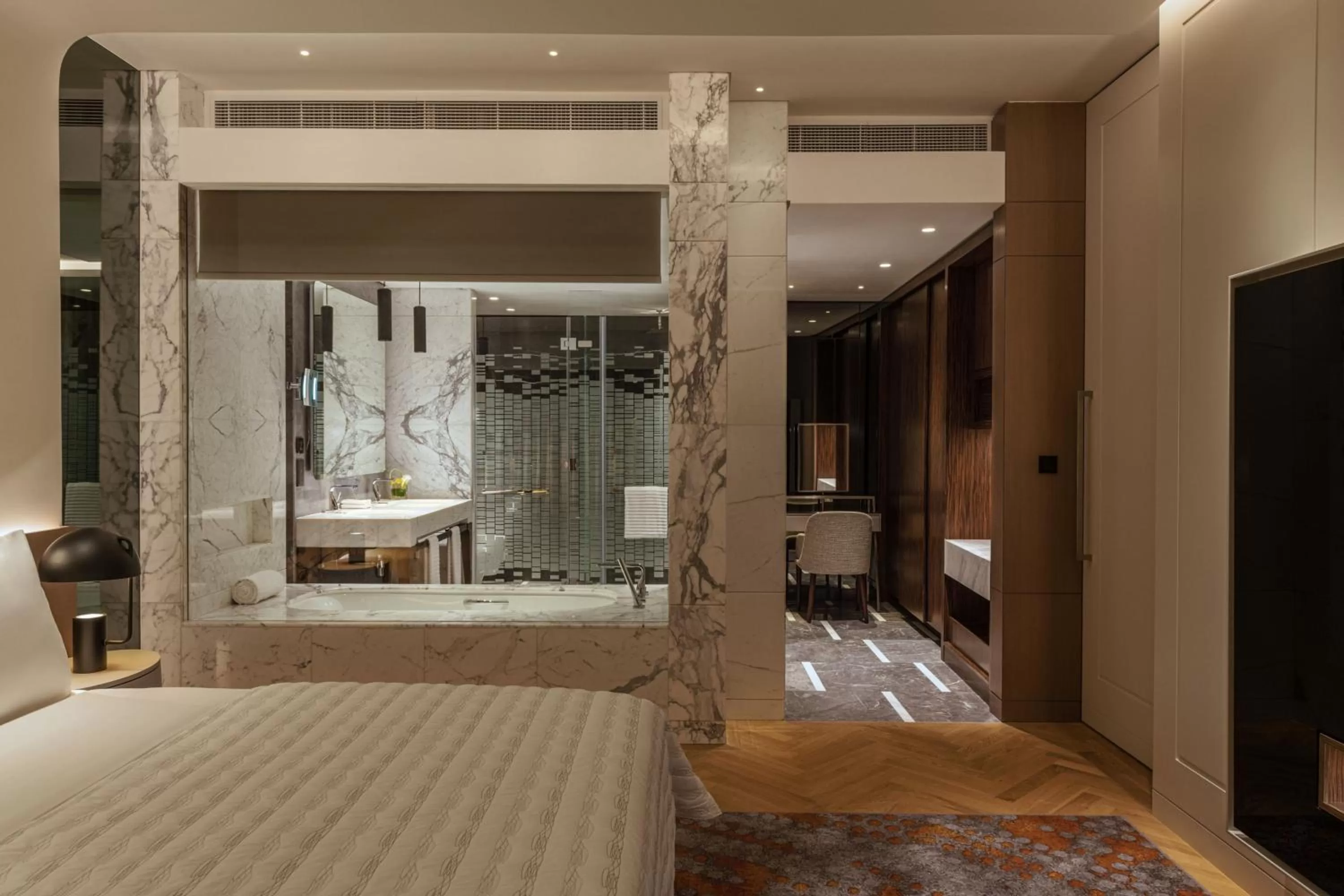 Bedroom, Bed in Le Royal Méridien Place Vendôme Lusail