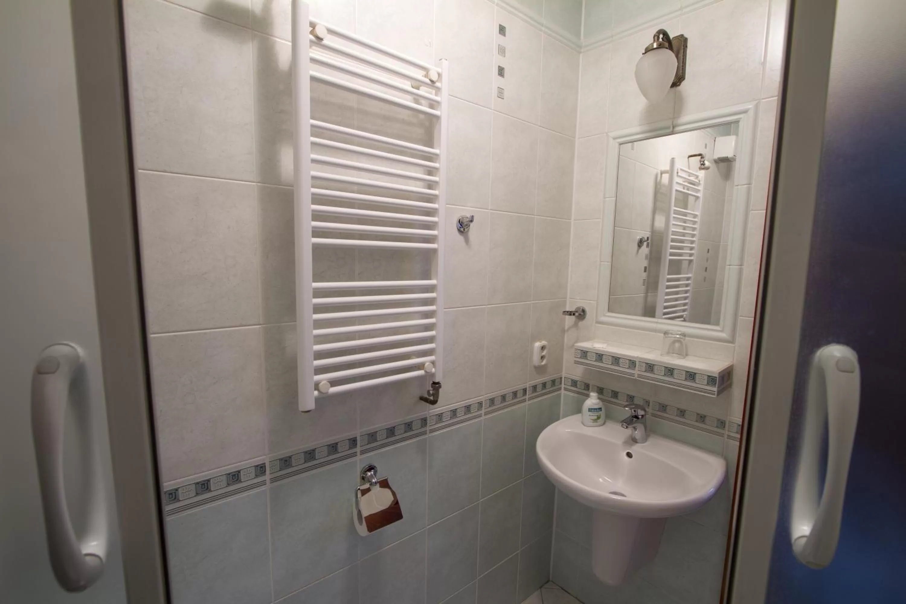 Bathroom in Hotel Grand