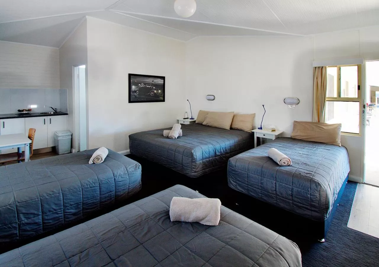 Bed in Memphis Motor Inn- UNDER NEW MANAGEMENT