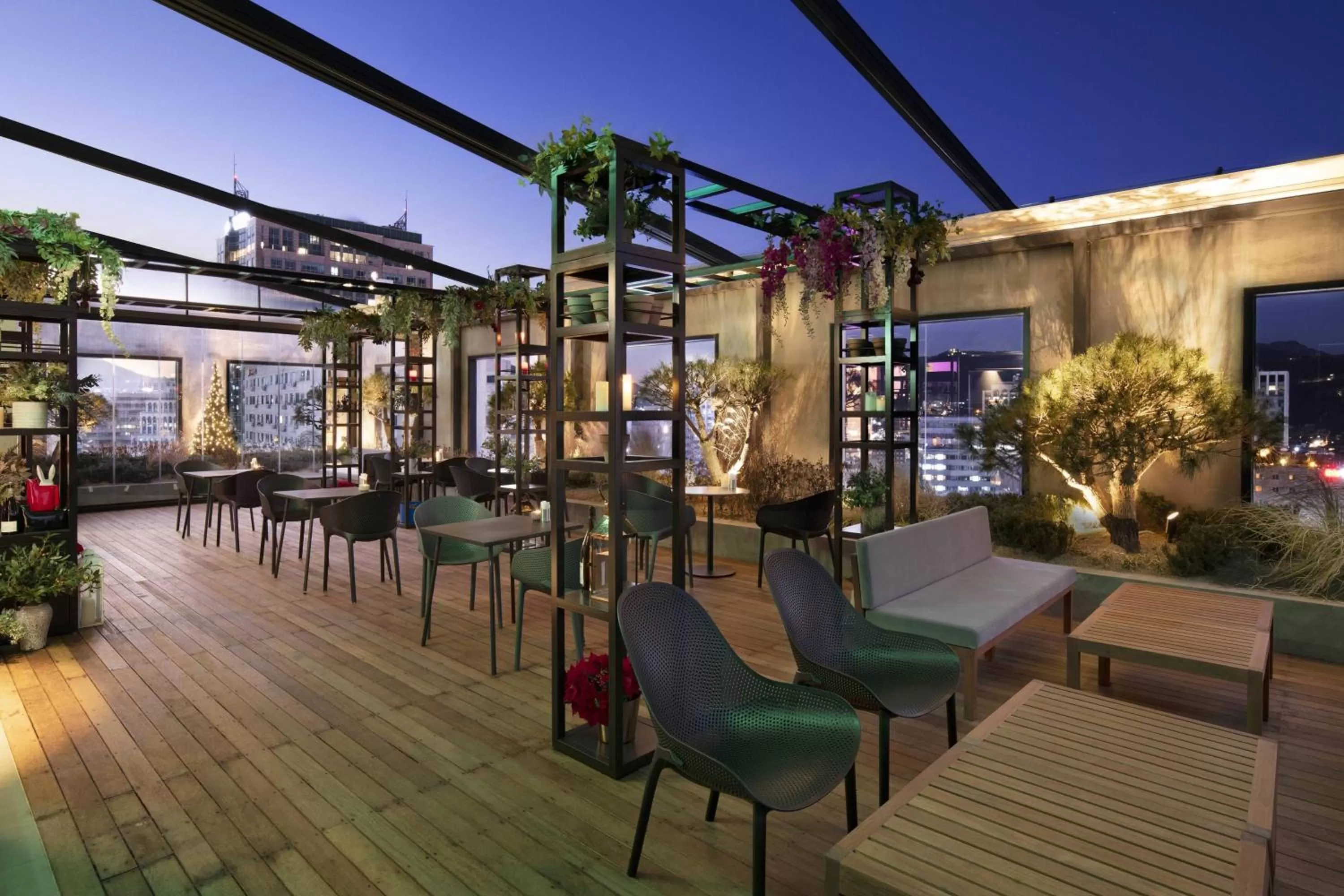 Lounge or bar in Moxy Seoul Insadong