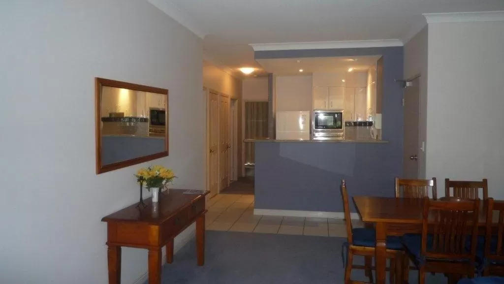 Dining area, Kitchen/Kitchenette in Magnolia Lane Apartments