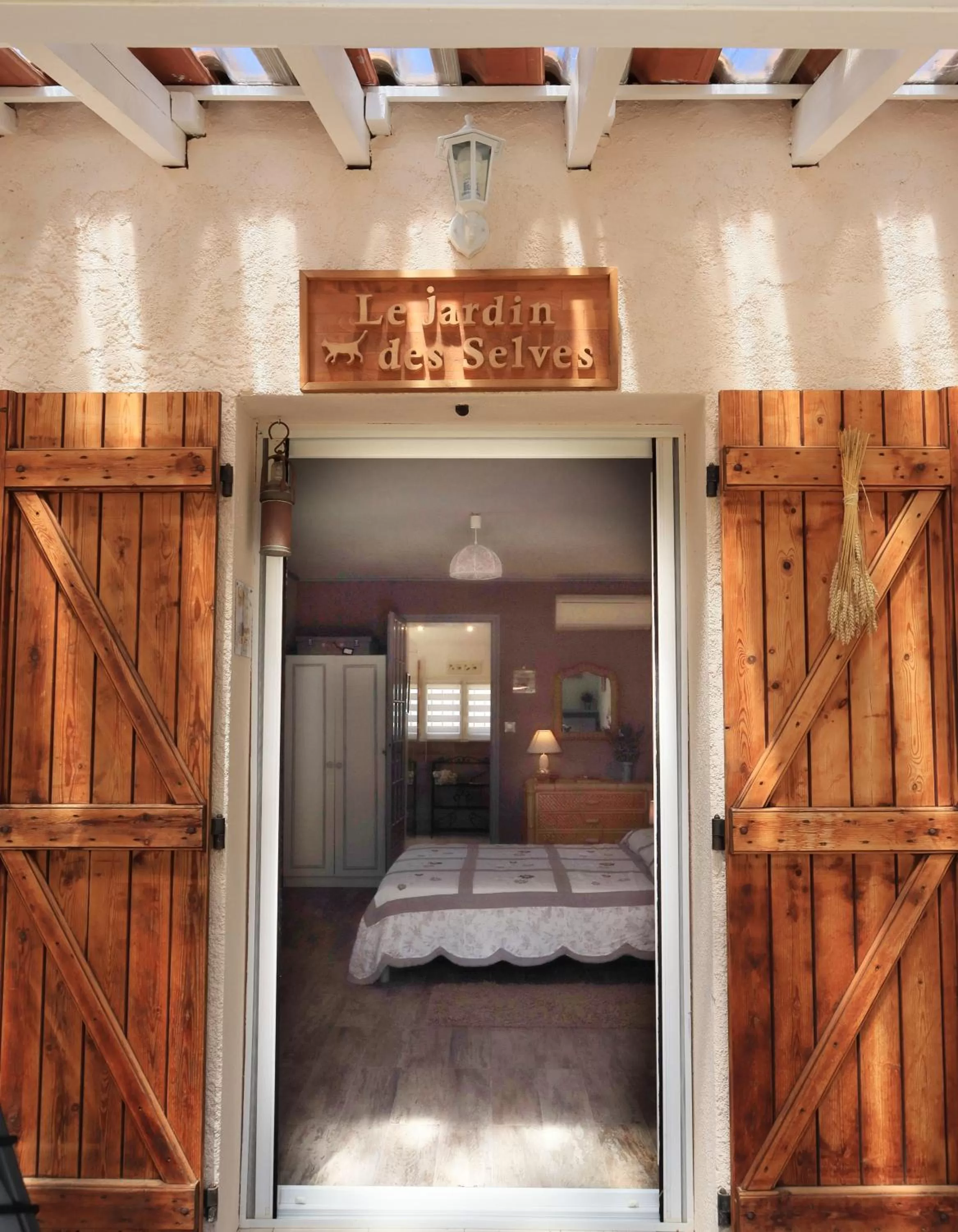 Bed in Le Jardin des Selves