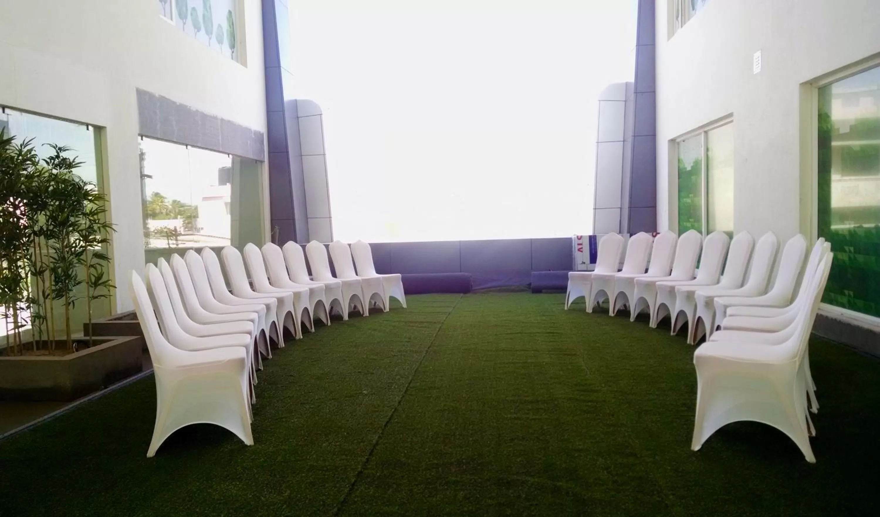 Day in Hotel Vijay Elanza